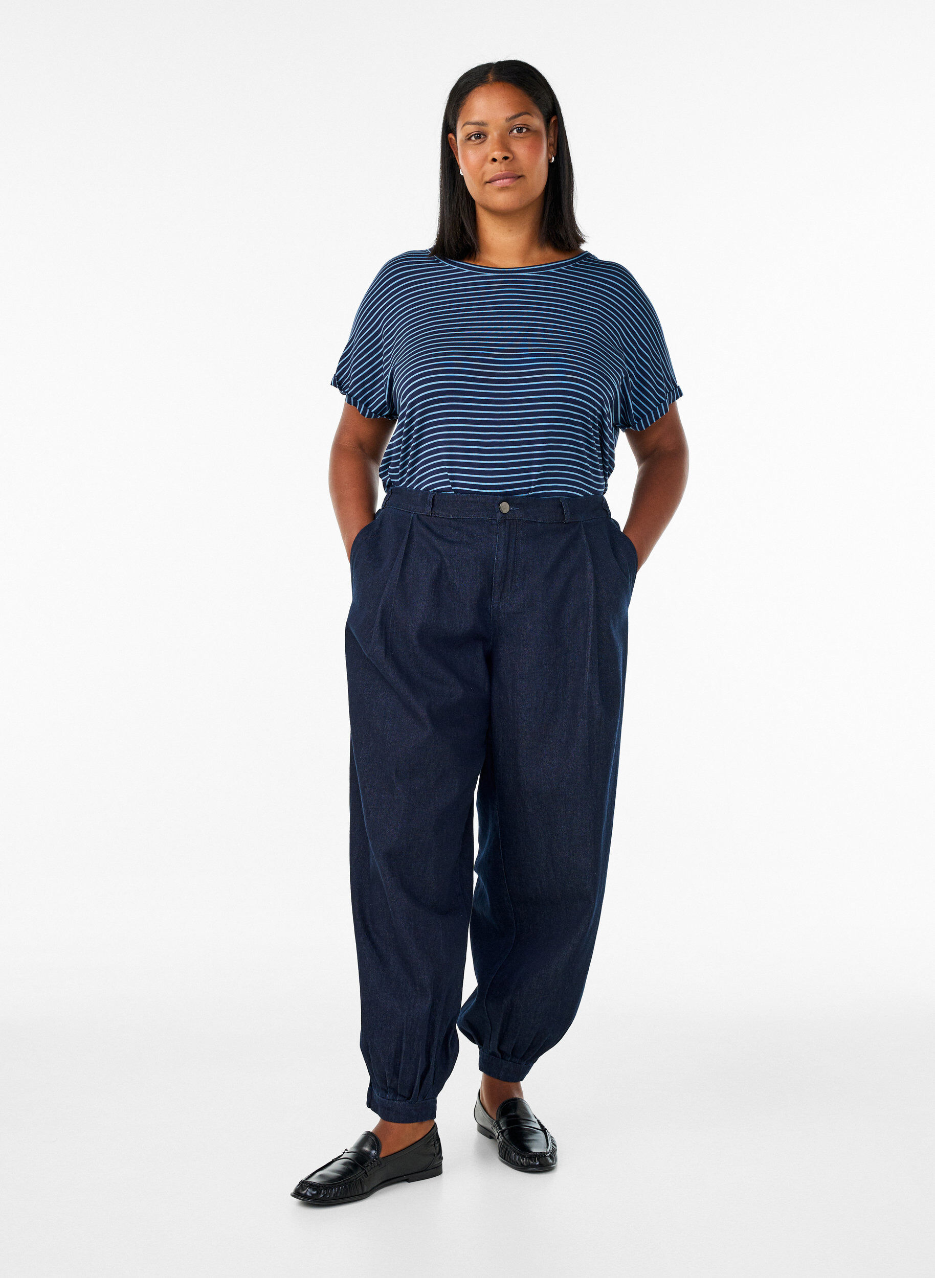ZizziGestreiftes T-Shirt aus Viskose mit Rundhalsausschnitt, Blau, Model image number 1