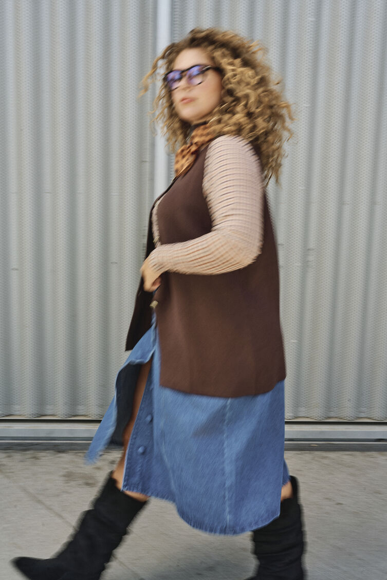 Retro-Chic in Erdt&ouml;nen, , Model