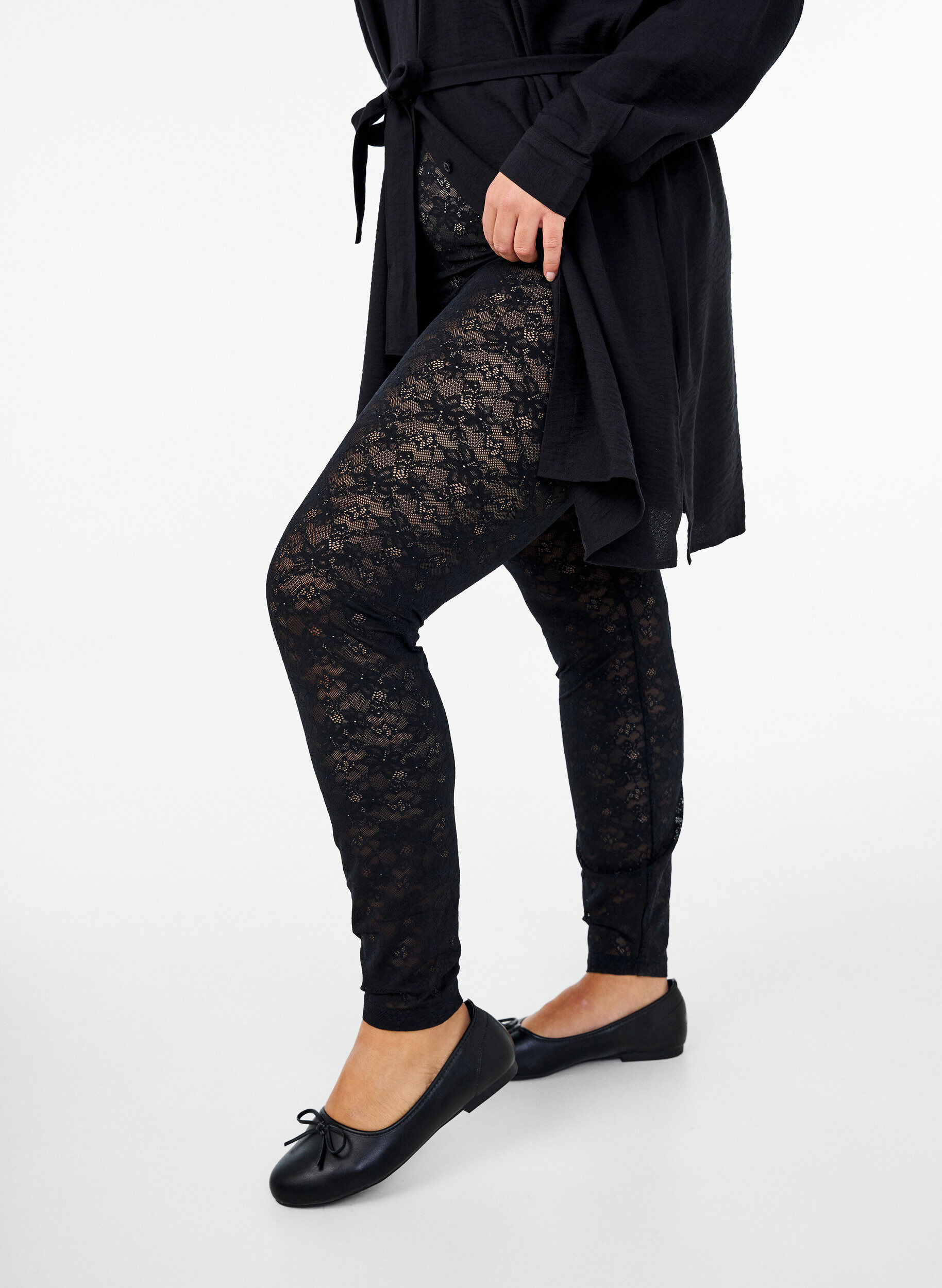 ZizziLeggings mit Spitzensaum, Schwarz, Model image number 0