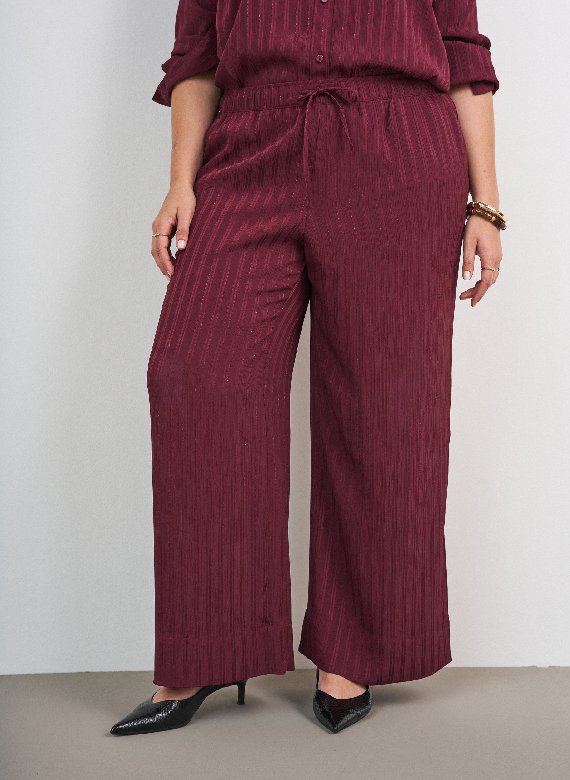 ZizziBluse mit Strukturstreifen und Glitzerf&auml;den, Rot, Model image number 3