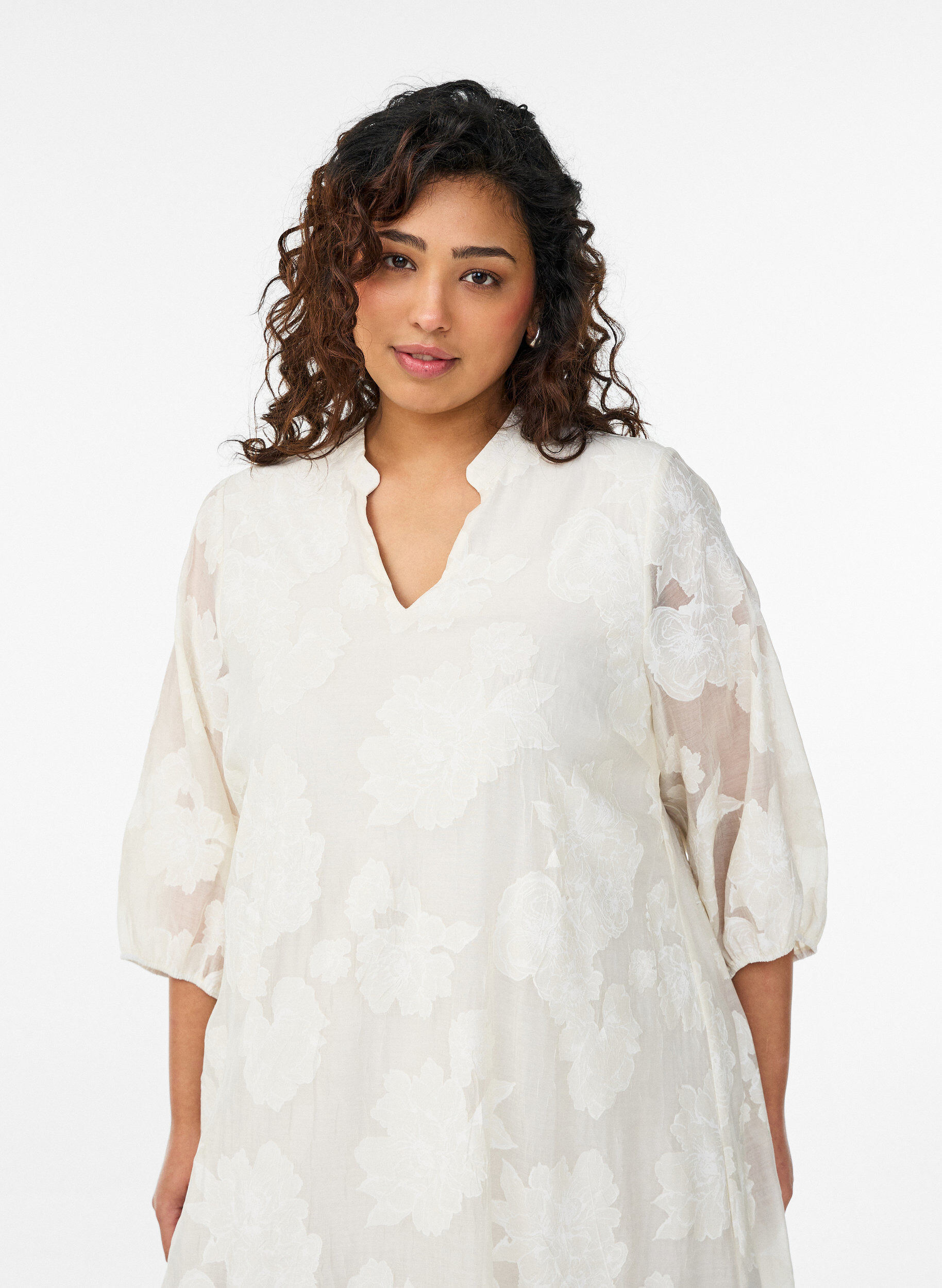 ZizziMidikleid mit Blumenprint und transparenten 3/4-&Auml;rmeln, Beige, Model image number 2