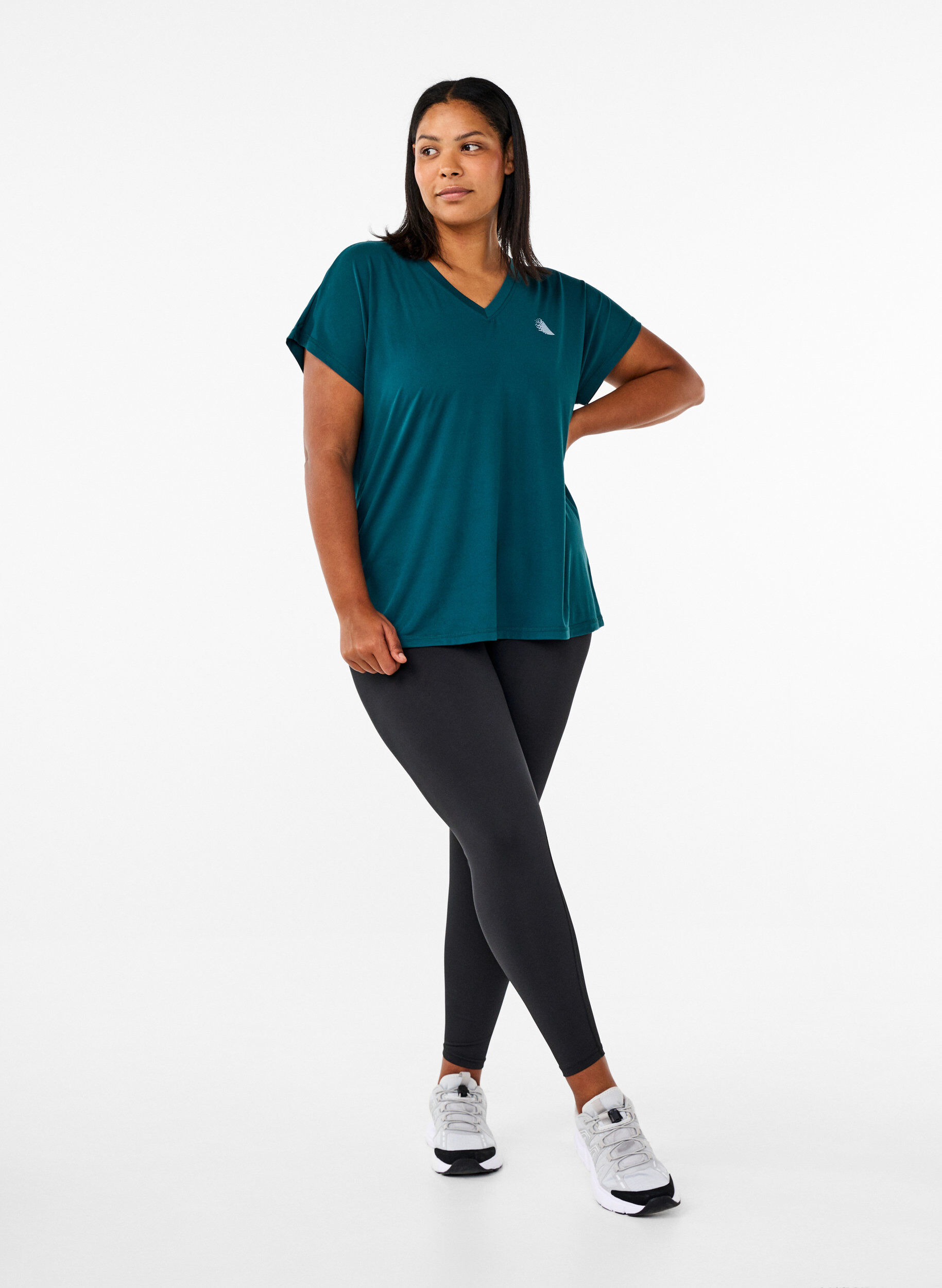 ZizziLockeres Trainings-T-Shirt mit V-Ausschnitt, Gr&uuml;n, Model image number 1