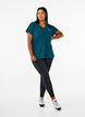 Lockeres Trainings-T-Shirt mit V-Ausschnitt, Gr&uuml;n, Model image number 1