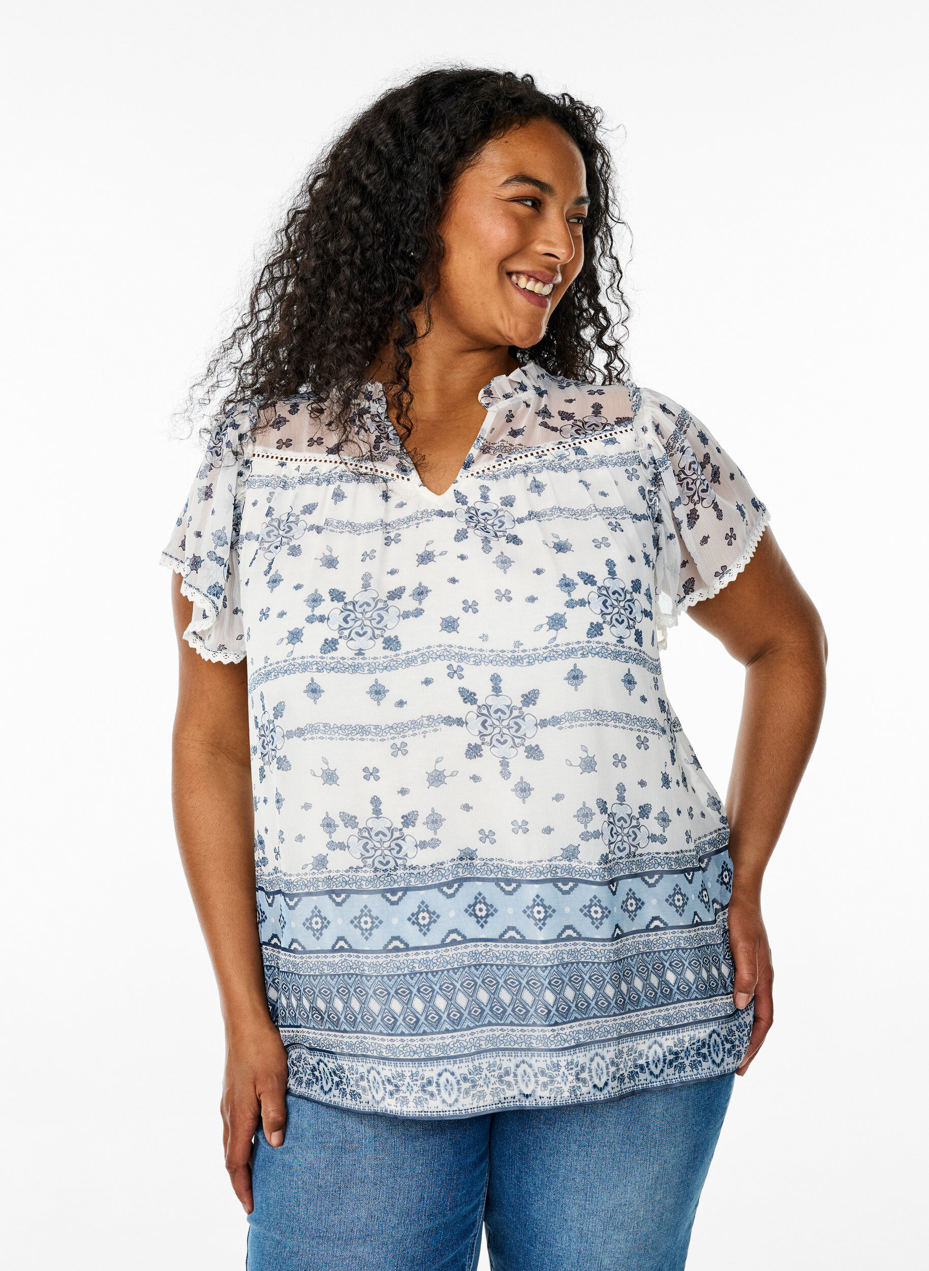 ZizziGemusterte Bluse mit R&uuml;schendetail und kurzen &Auml;rmeln, Wei&szlig;, Model image number 0