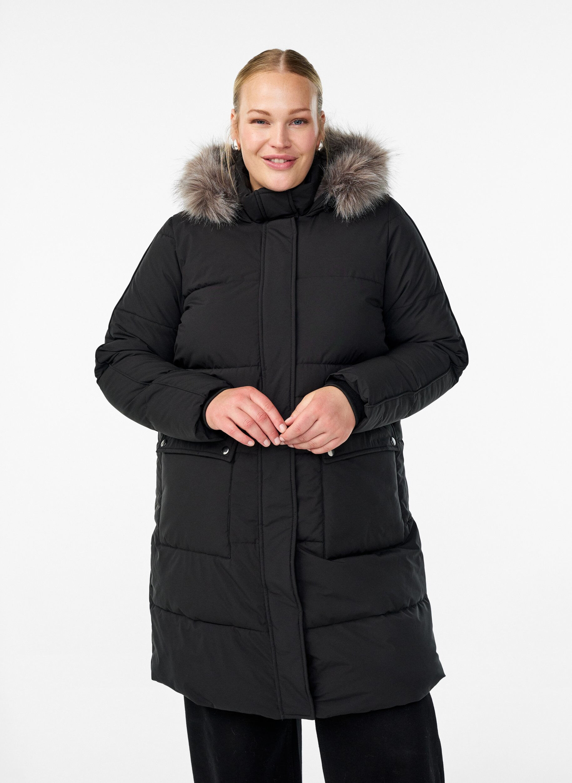 Wasserabweisender Parka mit Kunstpelzkragen, Schwarz, Model