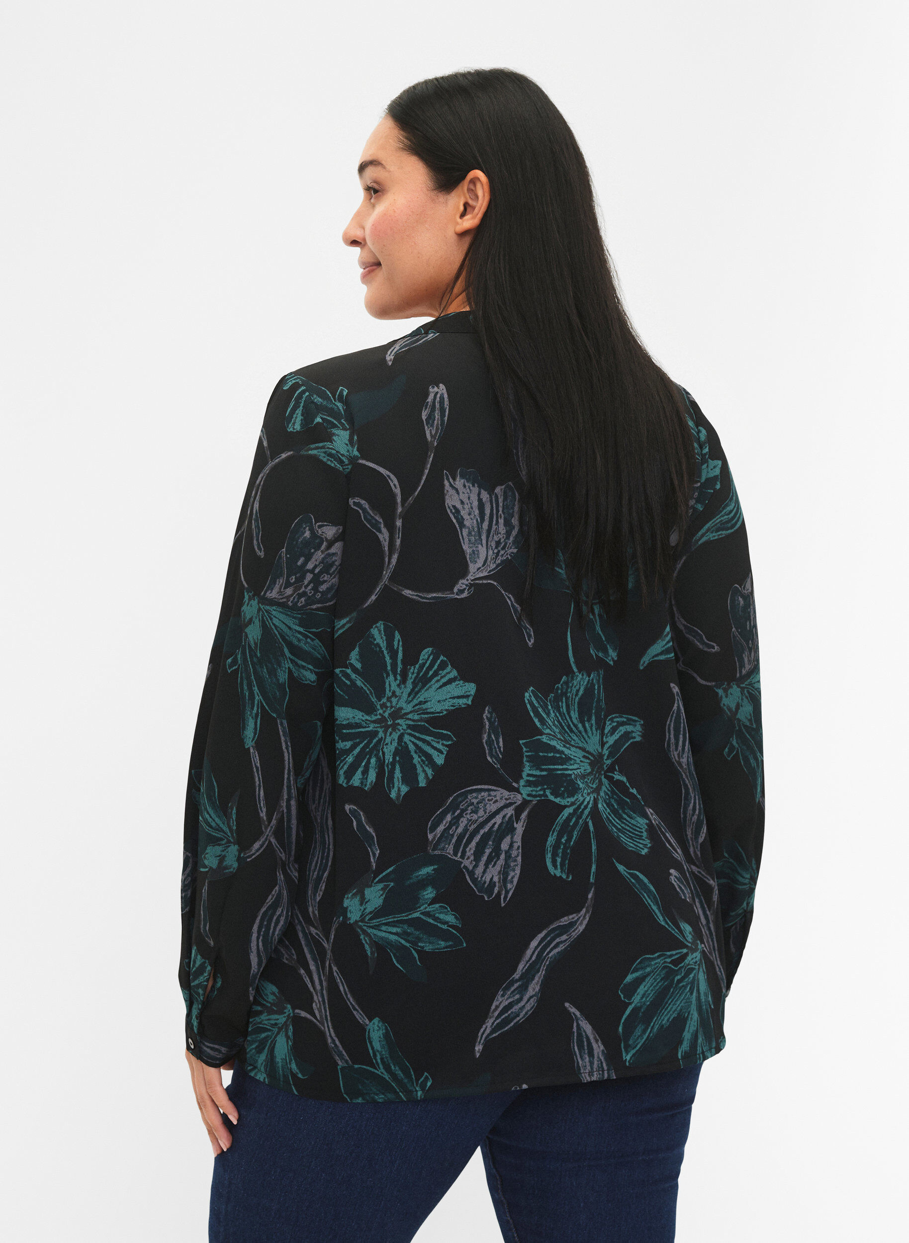 ZizziFLASH &ndash; Lang&auml;rmlige Bluse mit Druck, Black Scarab Flower, Model image number 1
