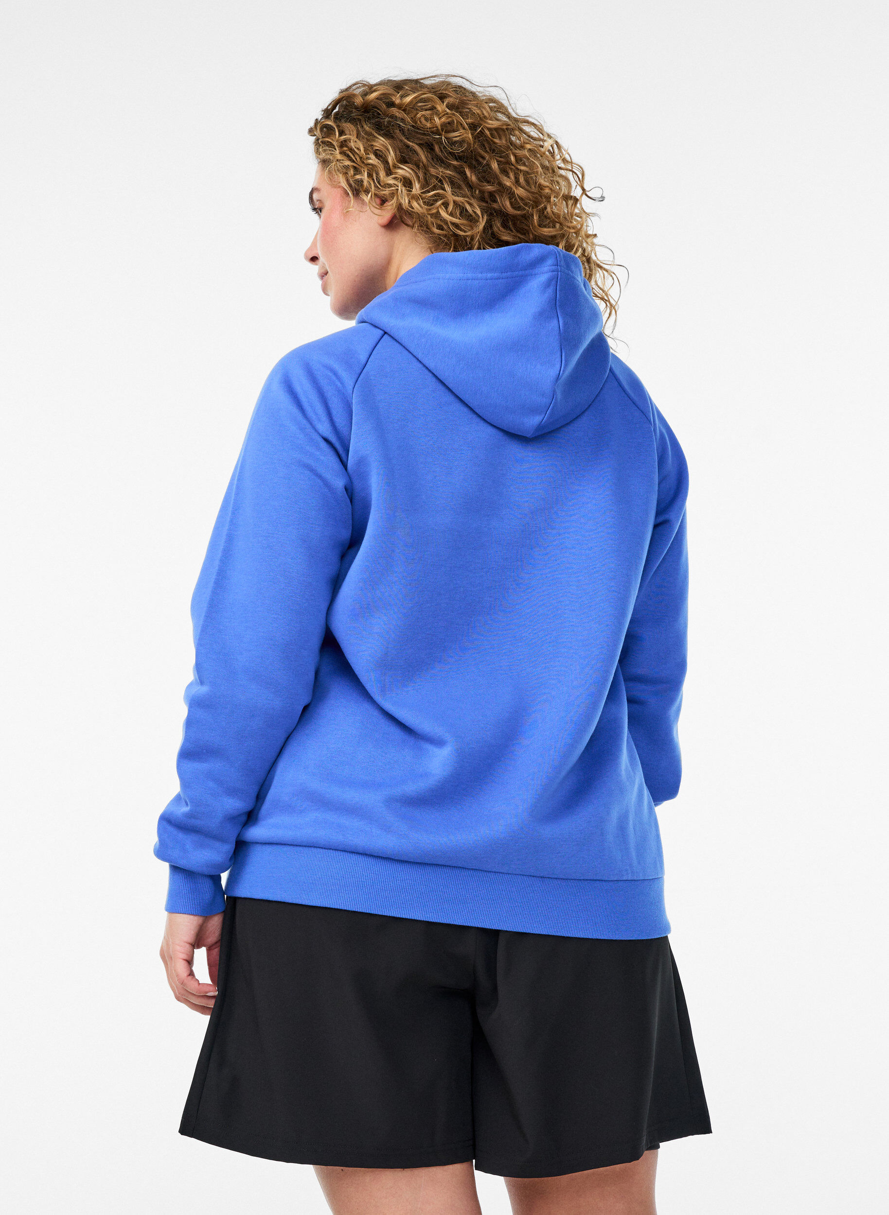 ZizziHoodie mit gesticktem Frontmotiv, Blau, Model image number 2