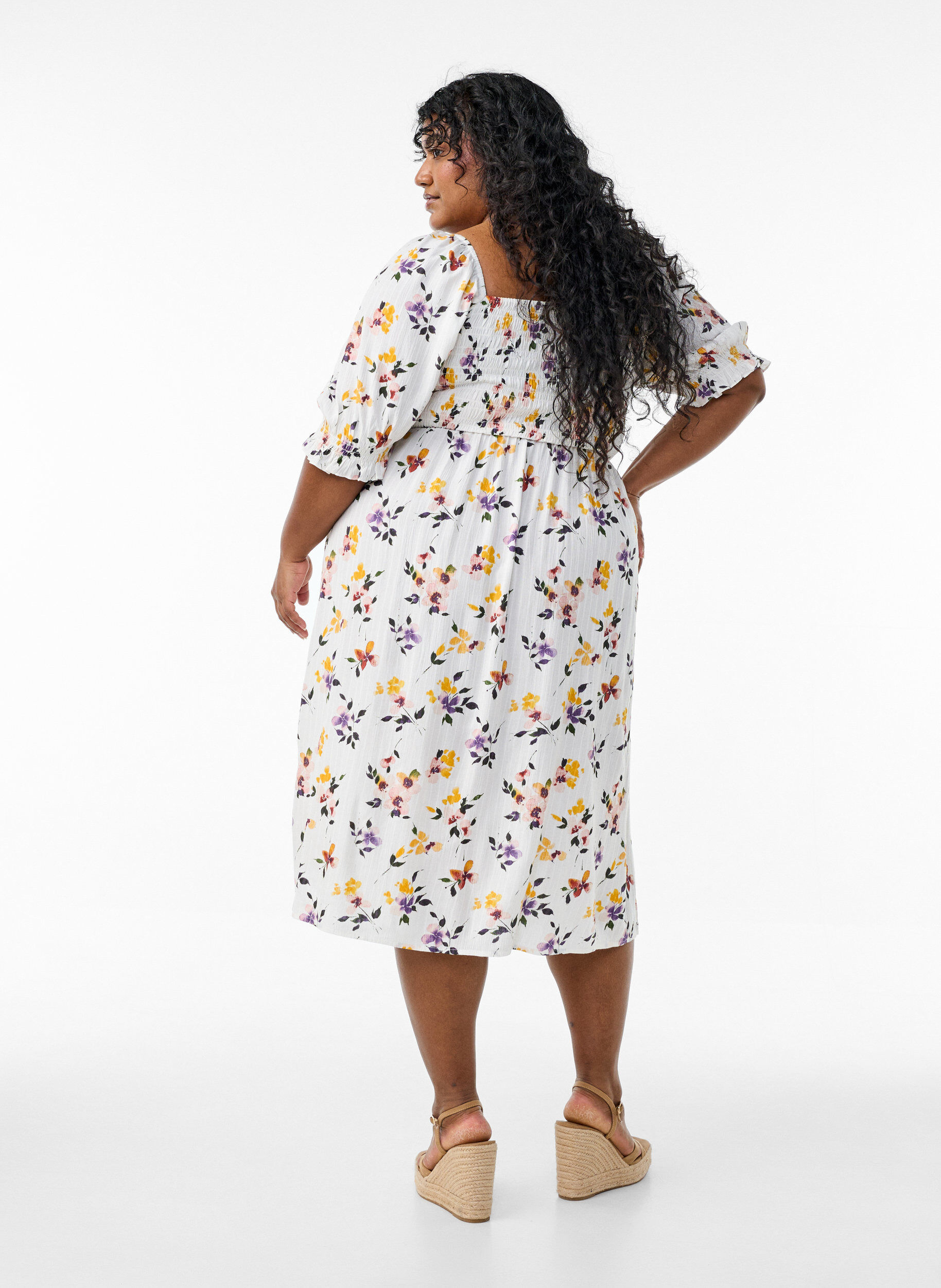 ZizziGebl&uuml;mtes Midikleid aus Viskose mit Smok, Wei&szlig;, Model image number 1