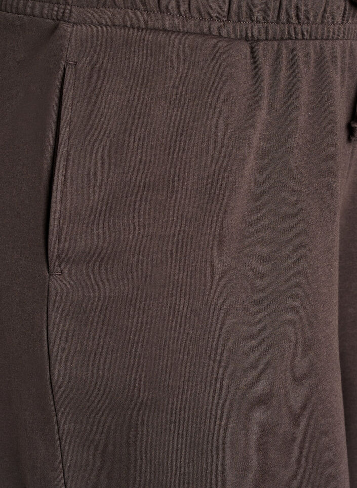 Hoch taillierte Sweatshorts mit Taschen, Braun, Packshot image number 2