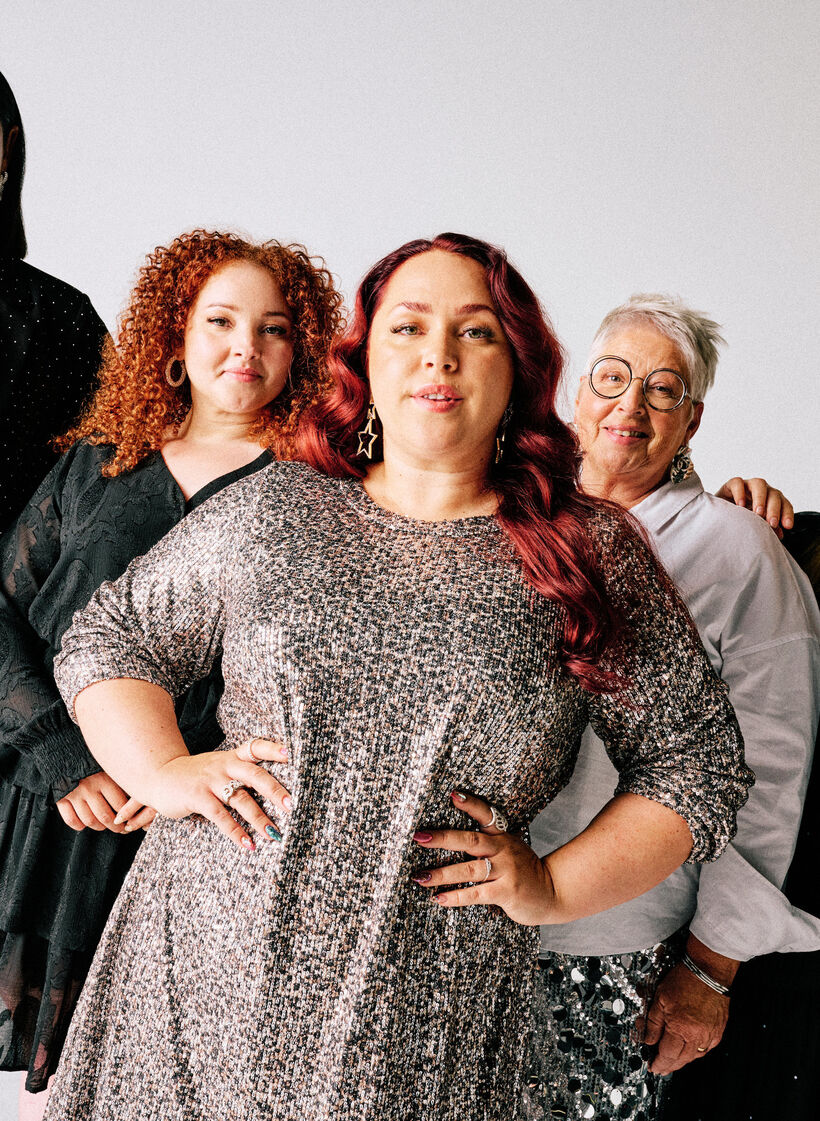 Kurzes Paillettenkleid mit langen Ärmeln, Braun, Image image number 0