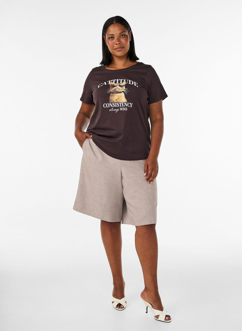 T-Shirt aus Baumwolle mit Frontprint, Braun, Model image number 1
