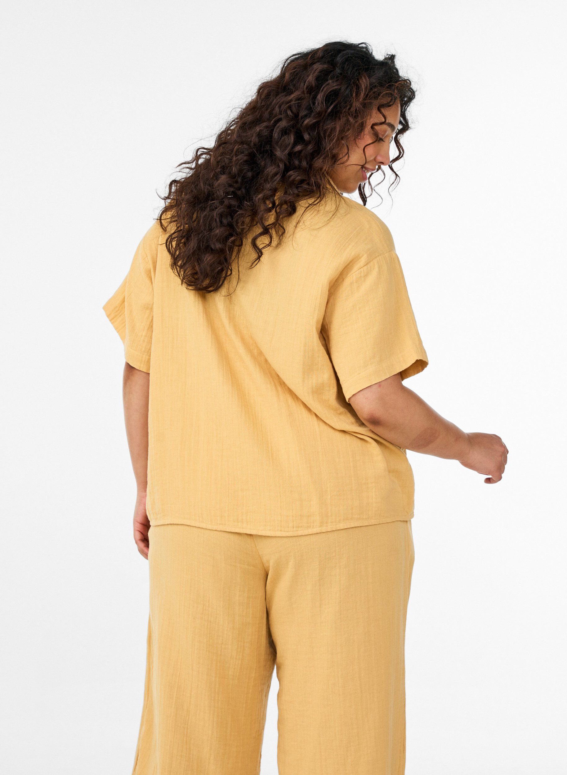 ZizziBluse aus Baumwoll-Musselin mit kurzen &Auml;rmeln, Gelb, Model image number 2