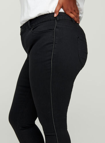 Sanna Jeans mit Lurex-Detail, Black, Model image number 1