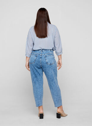 Mille Mom Fit Jeans mit Blumen, Blue denim, Model image number 1