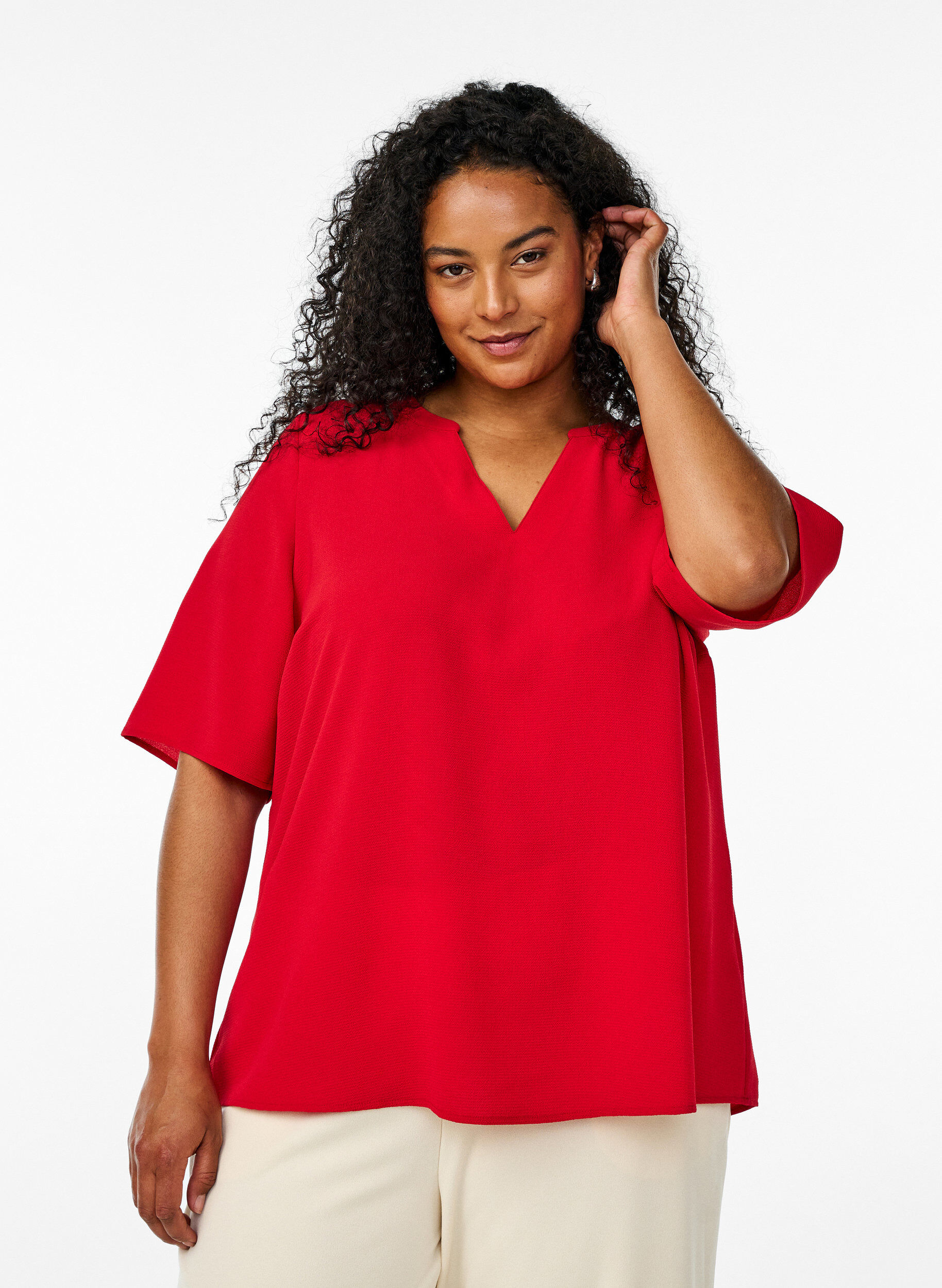 Kurz&auml;rmlige Bluse mit V-Ausschnitt, Rot, Model