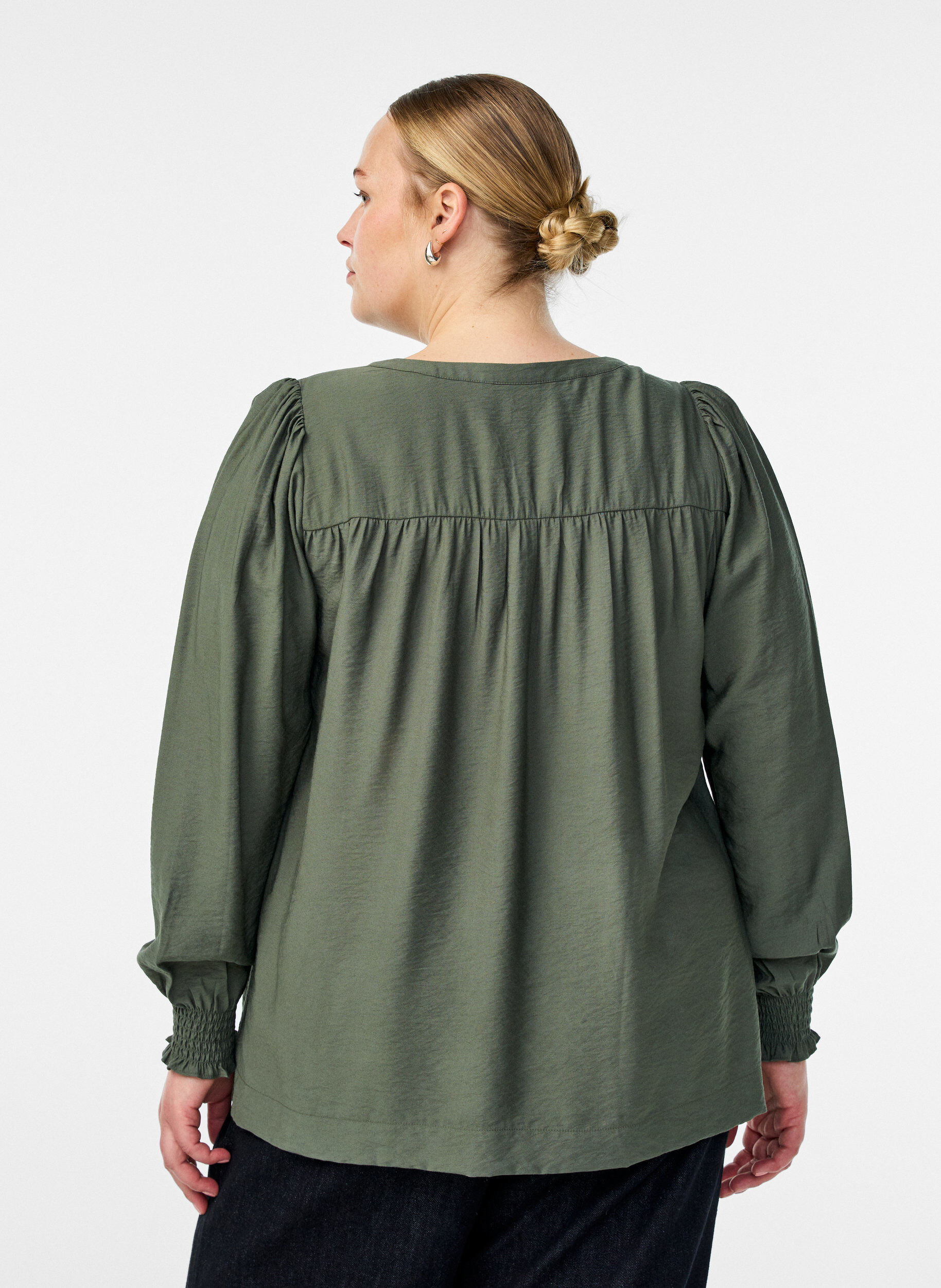 ZizziViskose-Bluse mit Puff&auml;rmeln und gerafften Details, Gr&uuml;n, Model image number 2