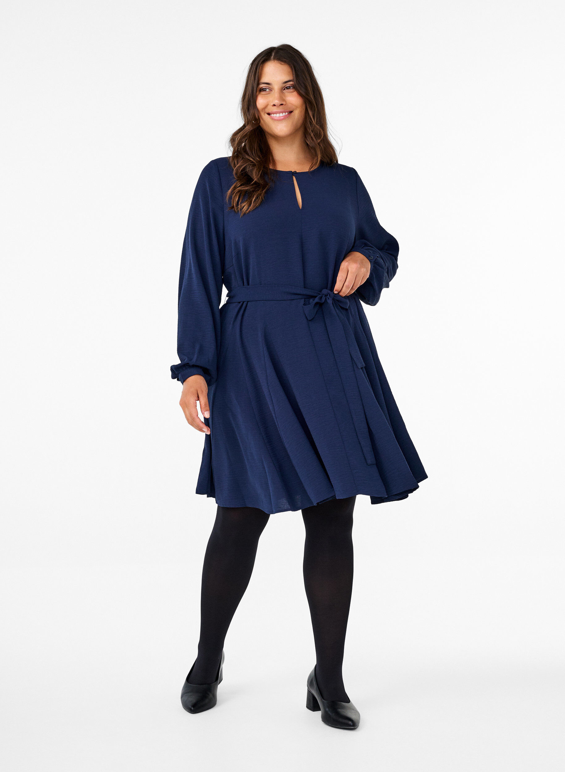 ZizziLang&auml;rmliges Kleid mit Bindeg&uuml;rtel, Navy Blazer, Model image number 2