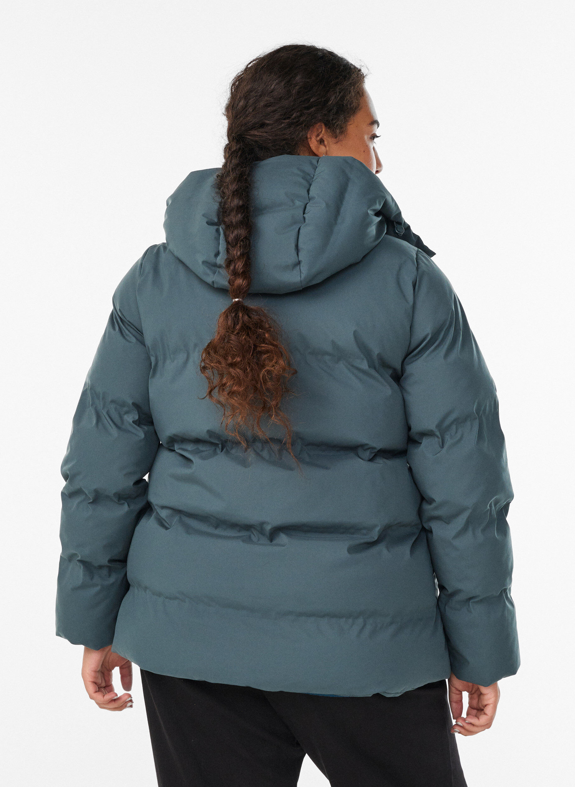 ZizziKurze Steppjacke mit abnehmbarer Kapuze, Gr&uuml;n, Model image number 2
