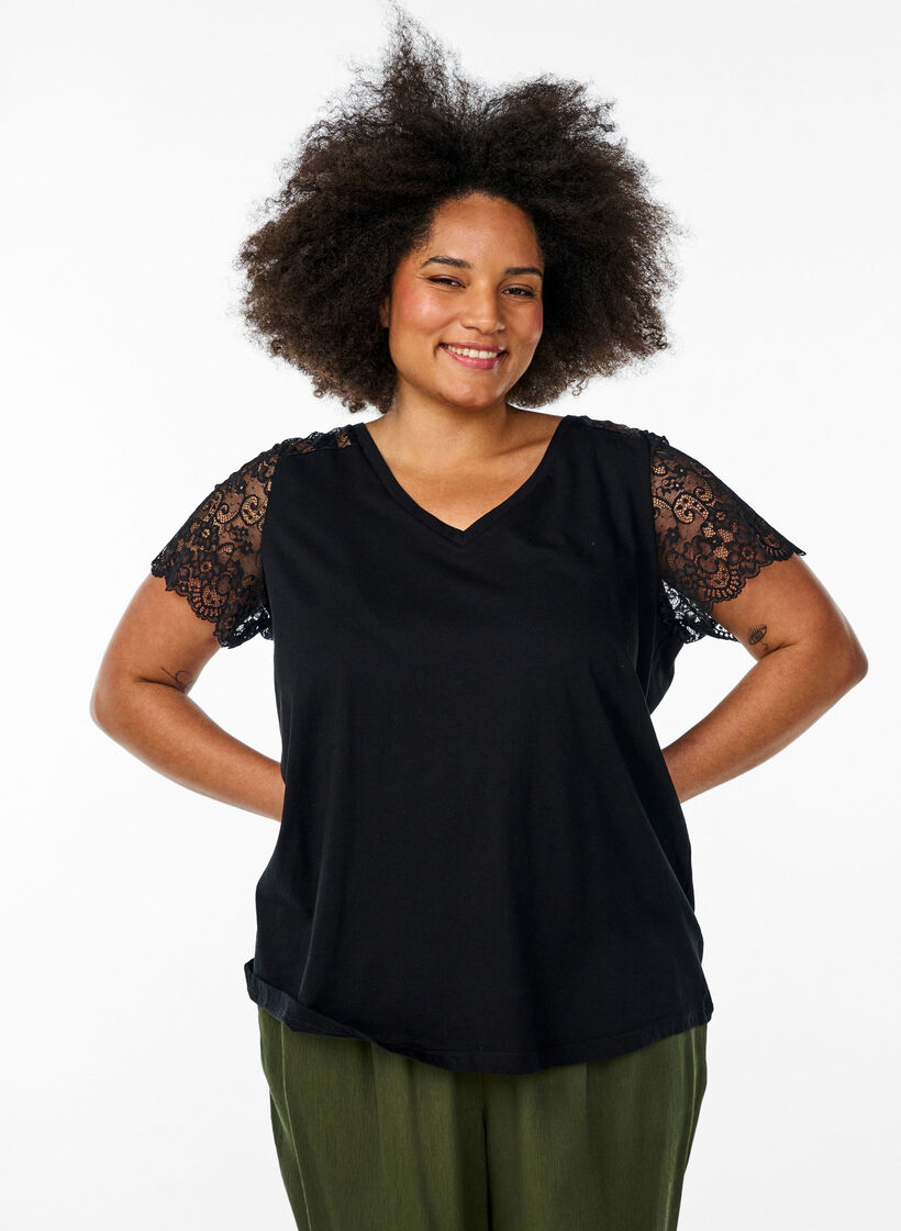 T-Shirt aus Baumwolle mit kurze Spitzenärmeln, Schwarz, Model image number 0