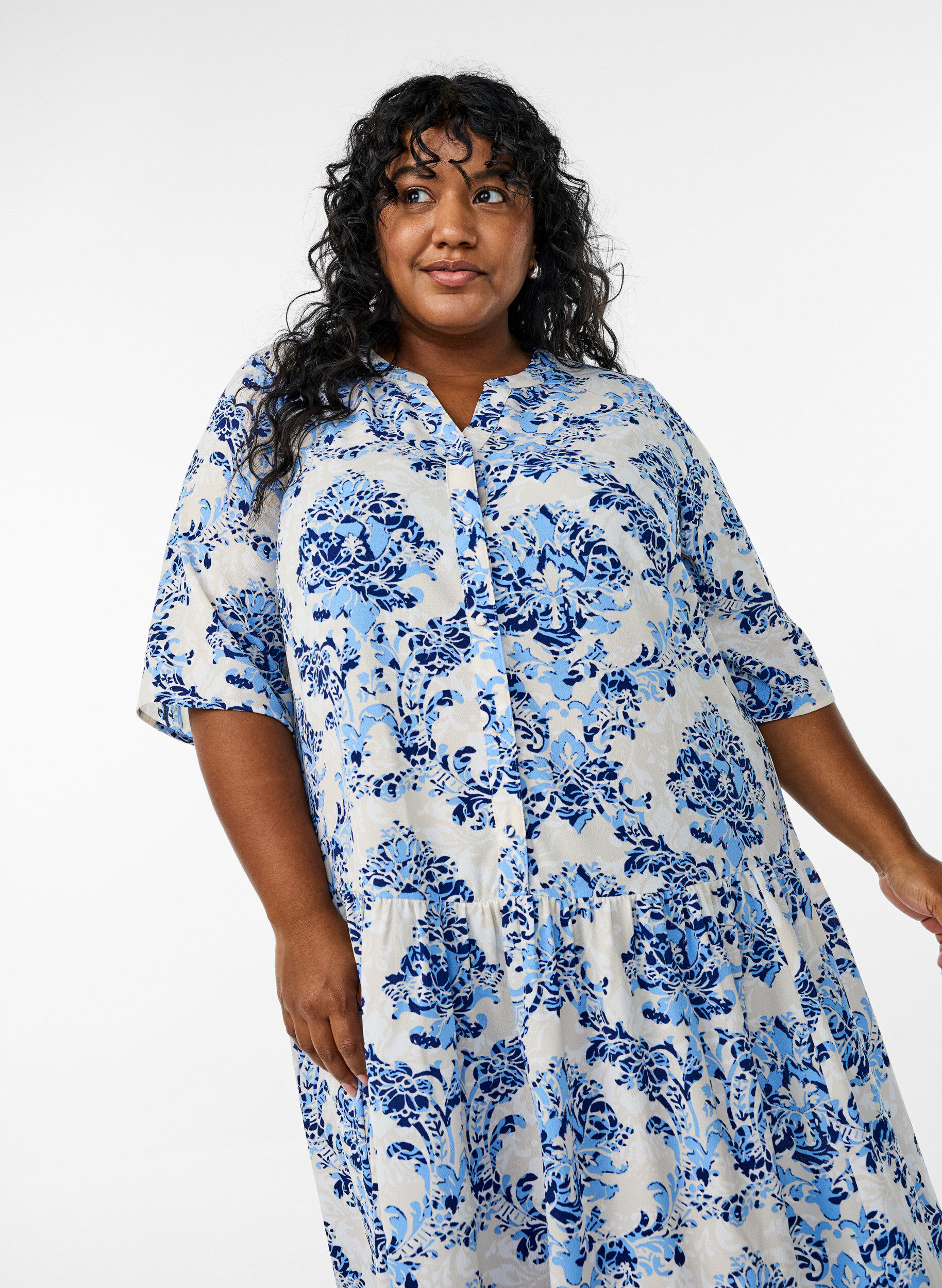 ZizziA-Linien-Midi-Kleid mit kurzen &Auml;rmeln, Beige, Model image number 3