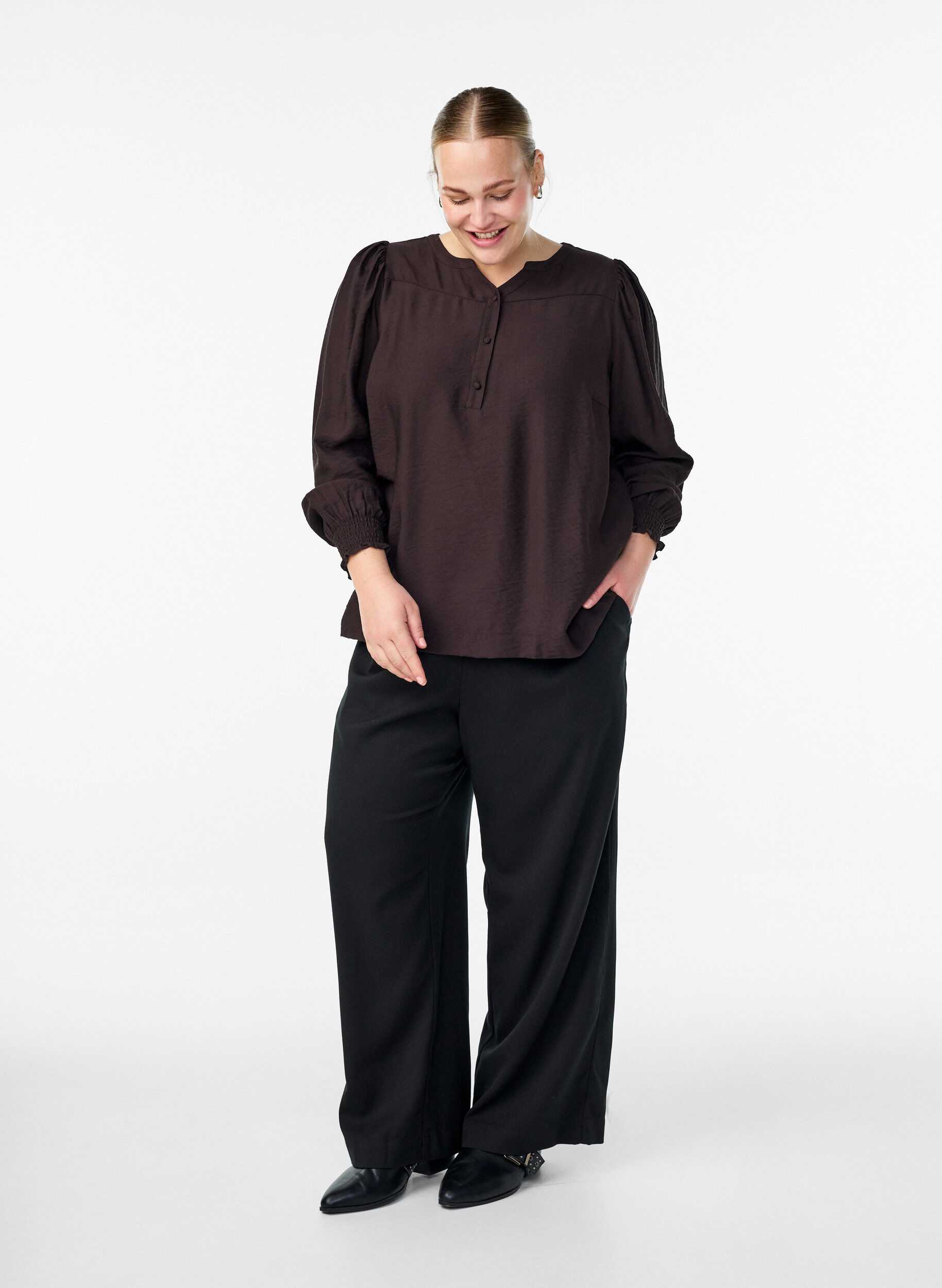 ZizziViskose-Bluse mit Puff&auml;rmeln und gerafften Details, Braun, Model image number 1