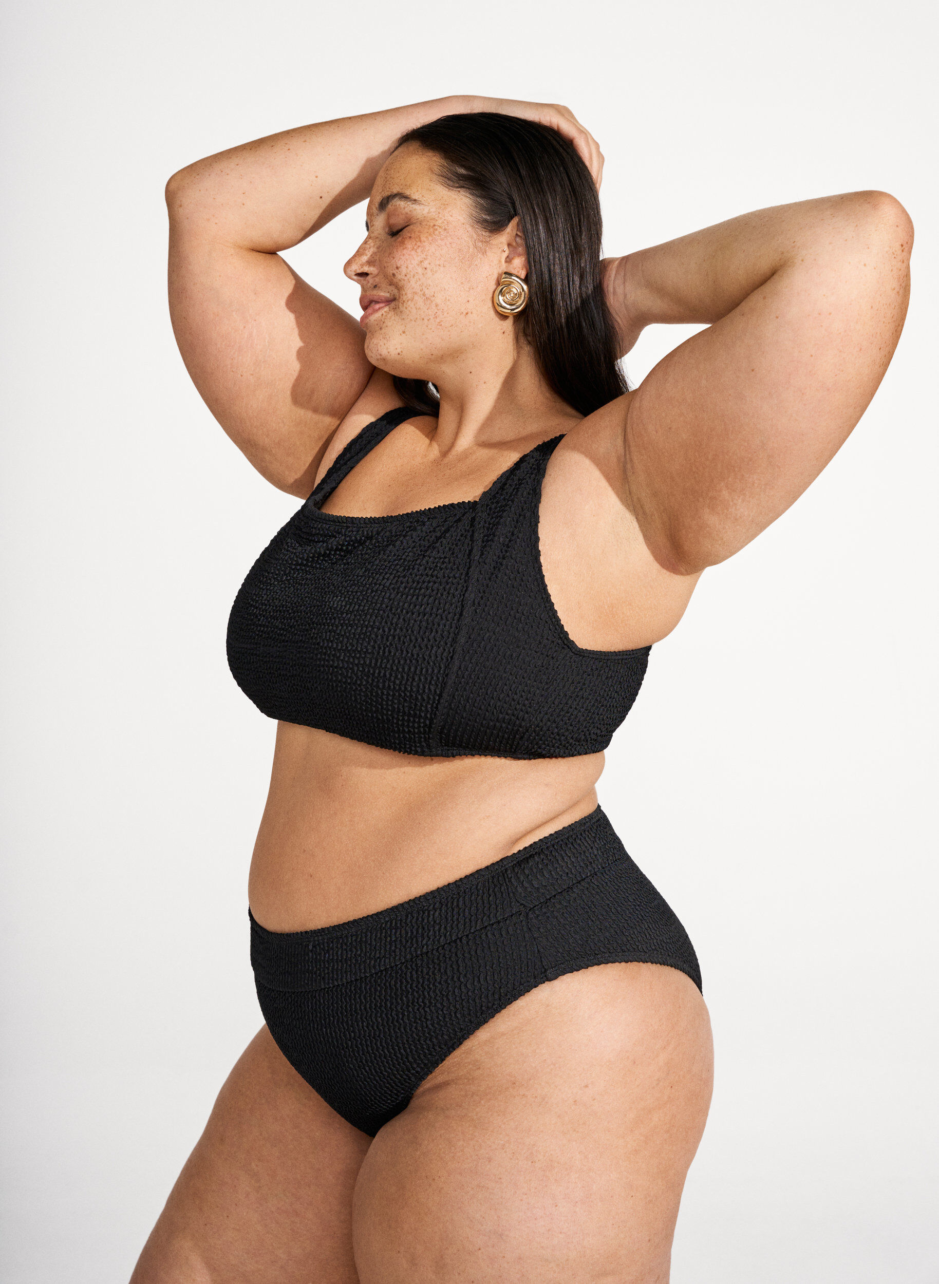 ZizziBikinioberteil aus Krepp mit verstellbaren Tr&auml;gern, Schwarz, Image image number 0