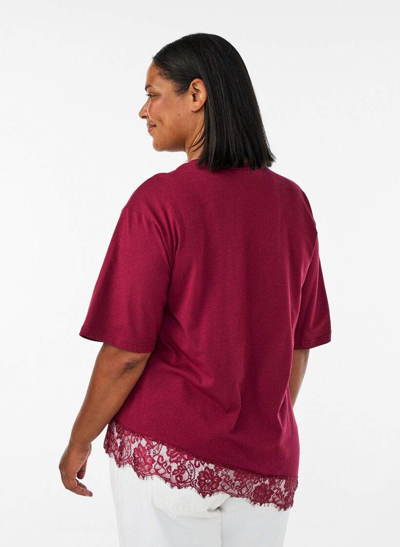 T-Shirt mit asymmetrischem Spitzensaum, Rot, Model image number 2