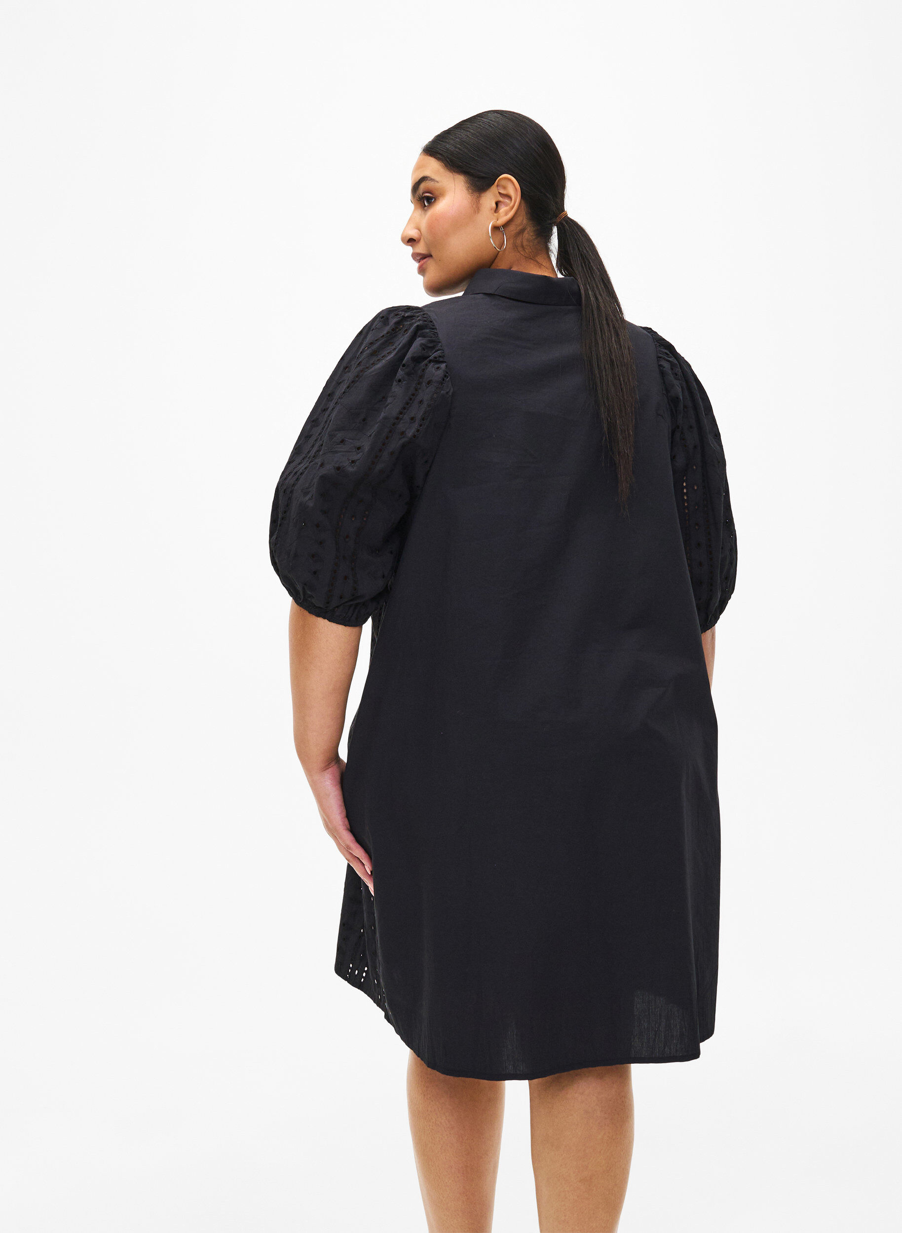 ZizziHemdkleid aus Baumwolle mit Lochstickerei, Black, Model image number 1