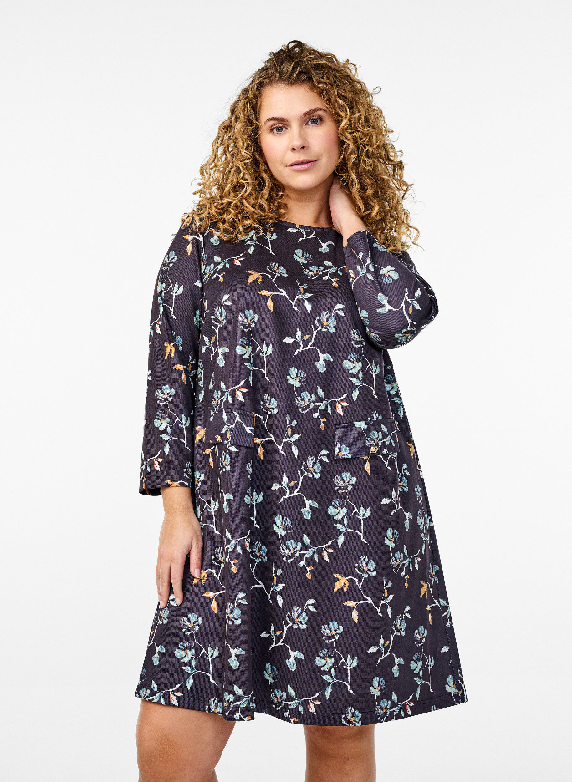 ZizziKurzes A-Linien-Kleid mit 7/8-&Auml;rmeln, Schwarz, Model image number 0