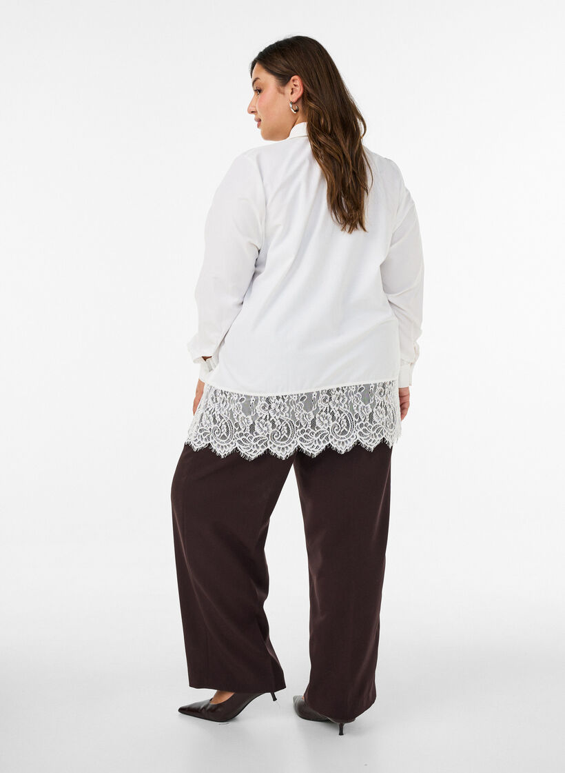 Lockere Bluse mit breiter Spitze, Wei&szlig;, Model image number 2