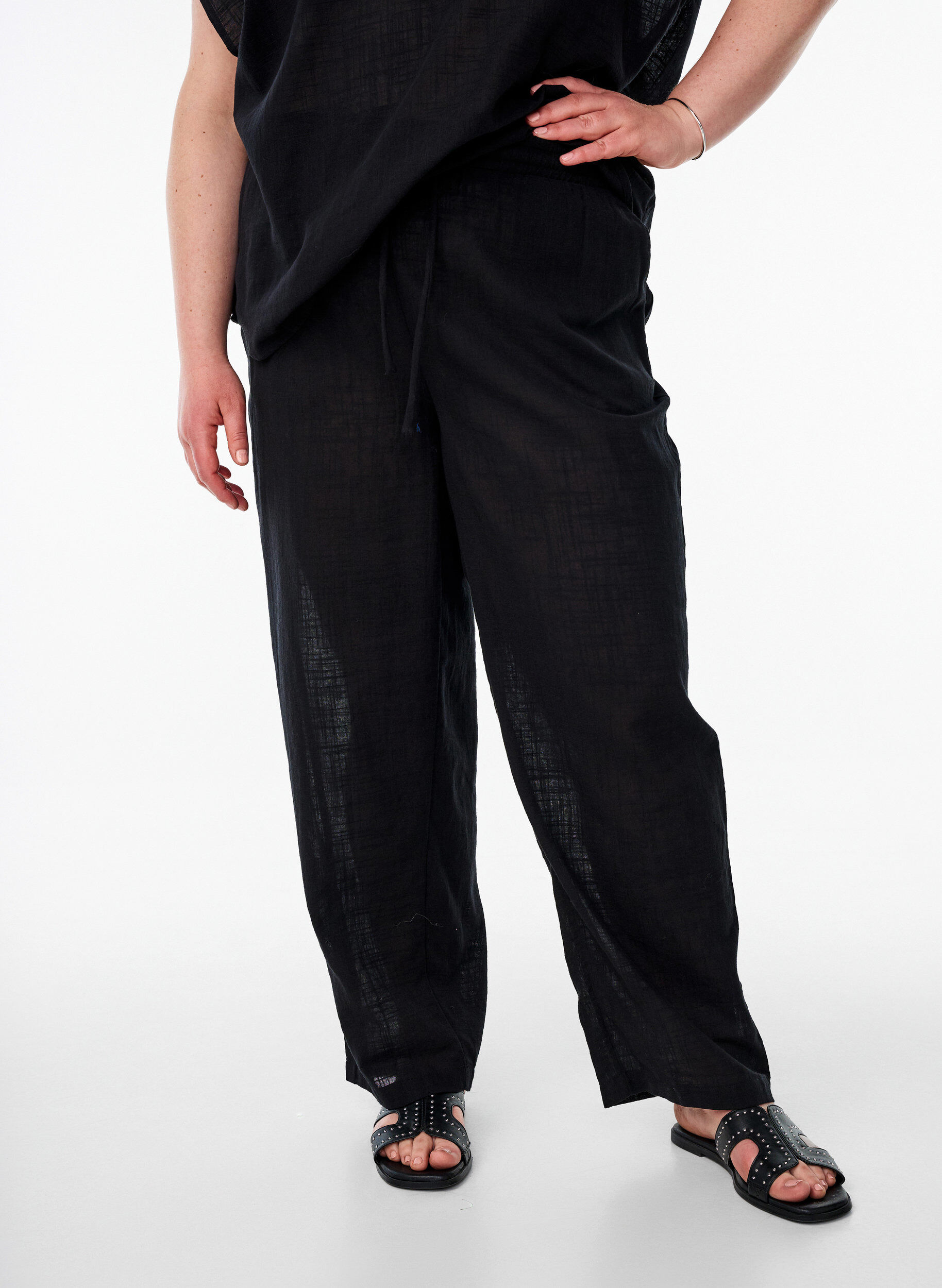 ZizziFLASH - Gerade geschnittene Hose mit hoher Taille, Schwarz, Model image number 2