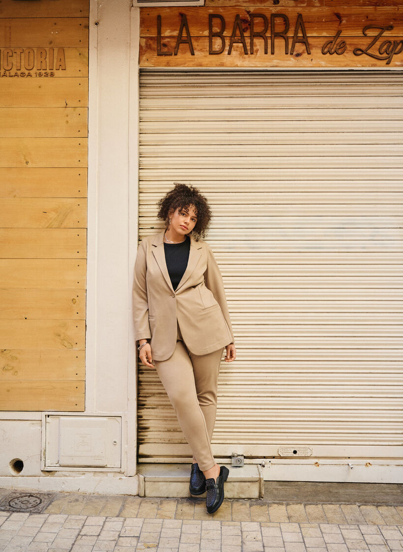 Cropped-Hose mit Taschen, Beige, Image image number 0