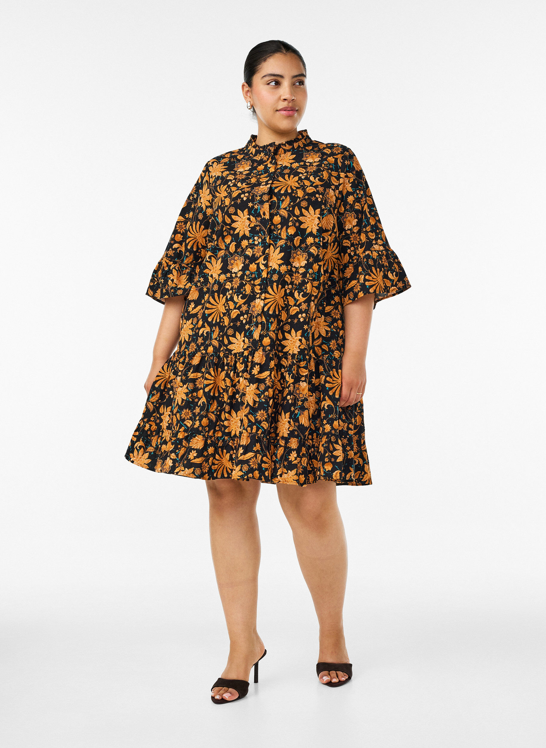 ZizziGebl&uuml;mtes Kleid aus Baumwolle mit R&uuml;schendetails und lockerer A-Linien-Form, Orange, Model image number 1