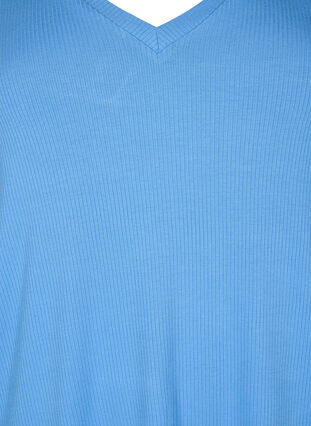 Geripptes T-Shirt aus Viskose mit V-Ausschnitt, Marina, Packshot image number 2