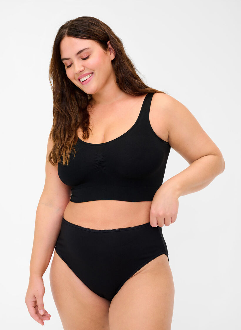 3er-Pack Baumwollslips mit regul&auml;rer Taillenh&ouml;he, Schwarz, Model image number 0