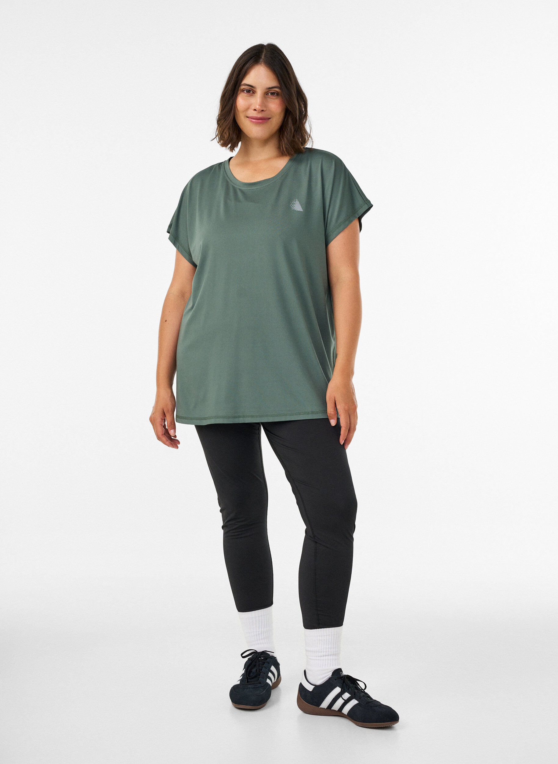 ZizziEinfarbiges Trainings-T-Shirt, Gr&uuml;n, Model image number 1