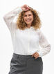 Hemdbluse mit Ton-in-Ton-Muster, Vanille, Model image number 0