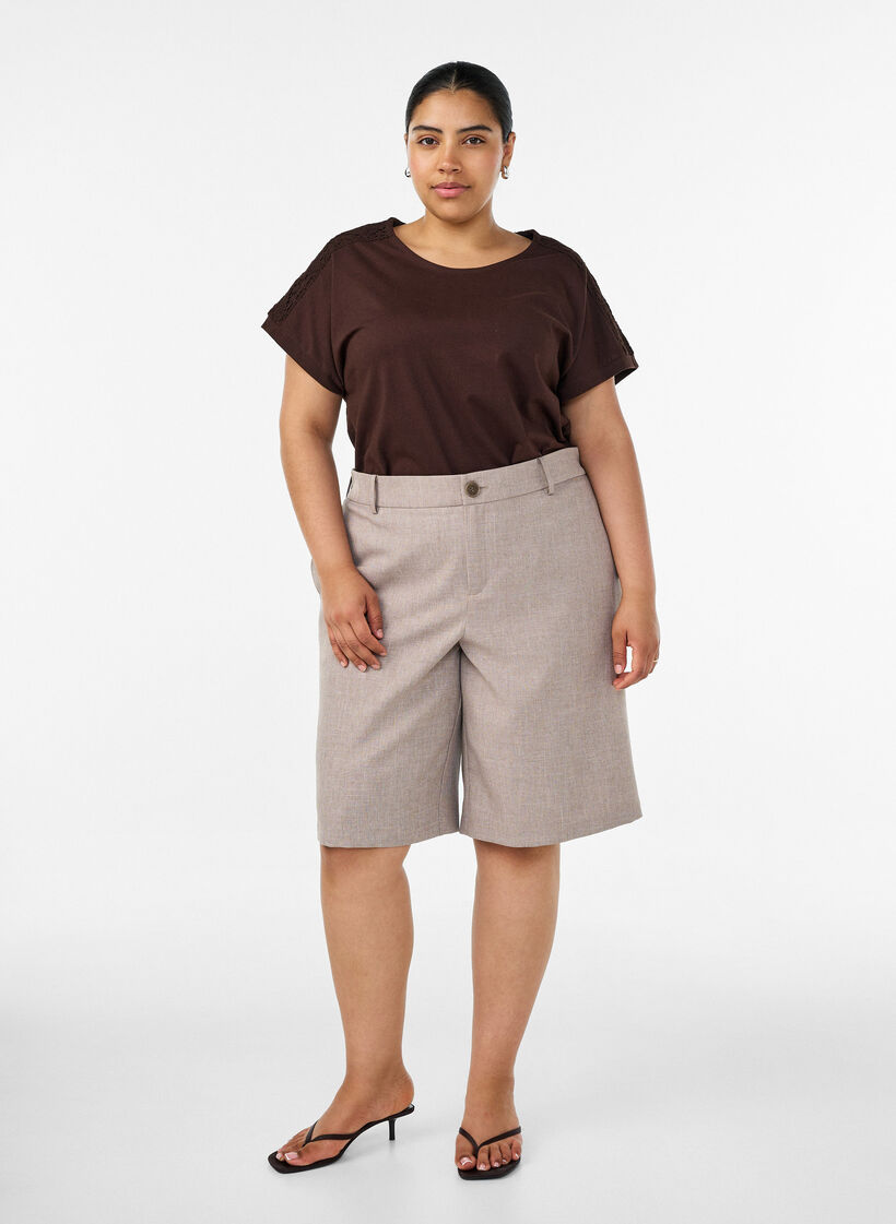 T-Shirt aus Baumwolle mit H&auml;keldetail, Braun, Model image number 1