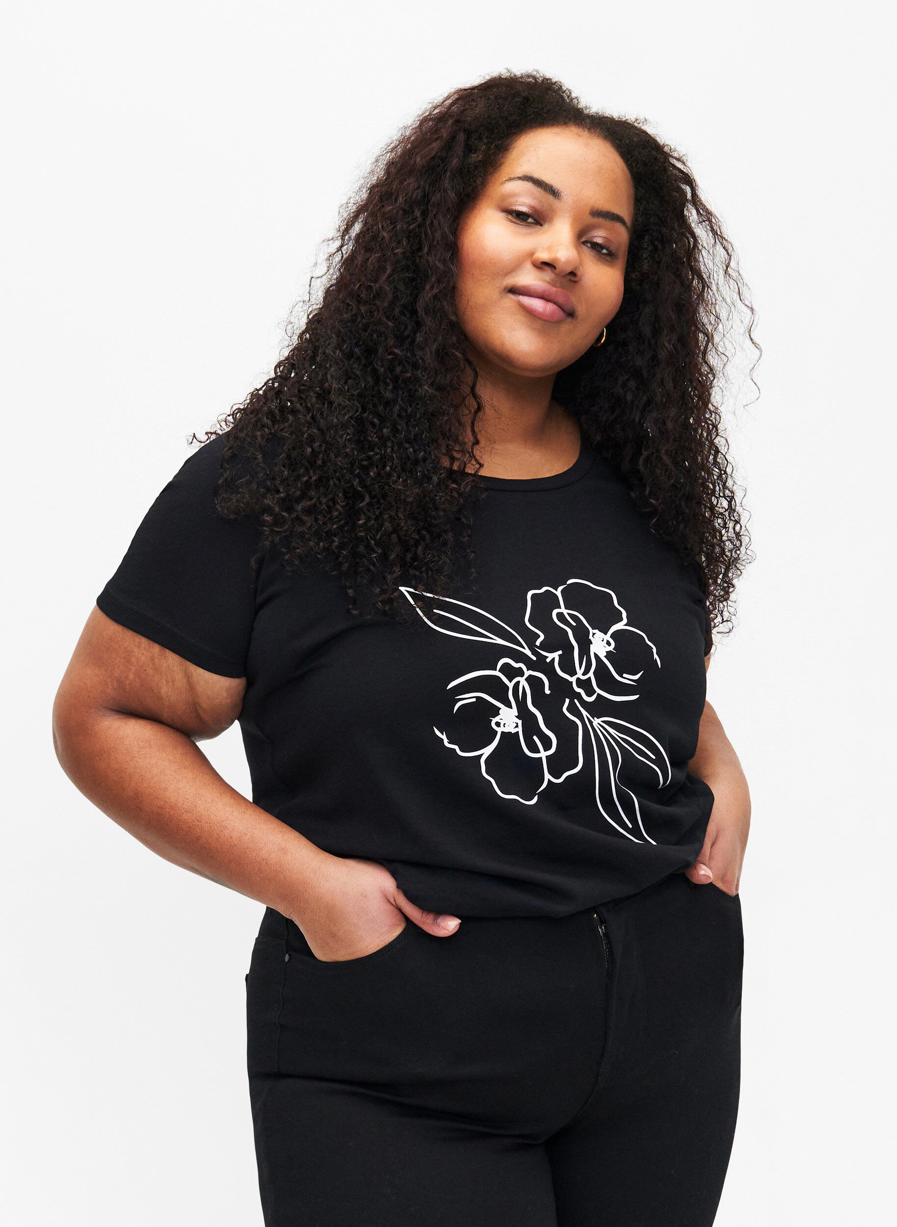 ZizziBaumwoll-T-Shirt mit Motiv, Black w. Flower, Model image number 0