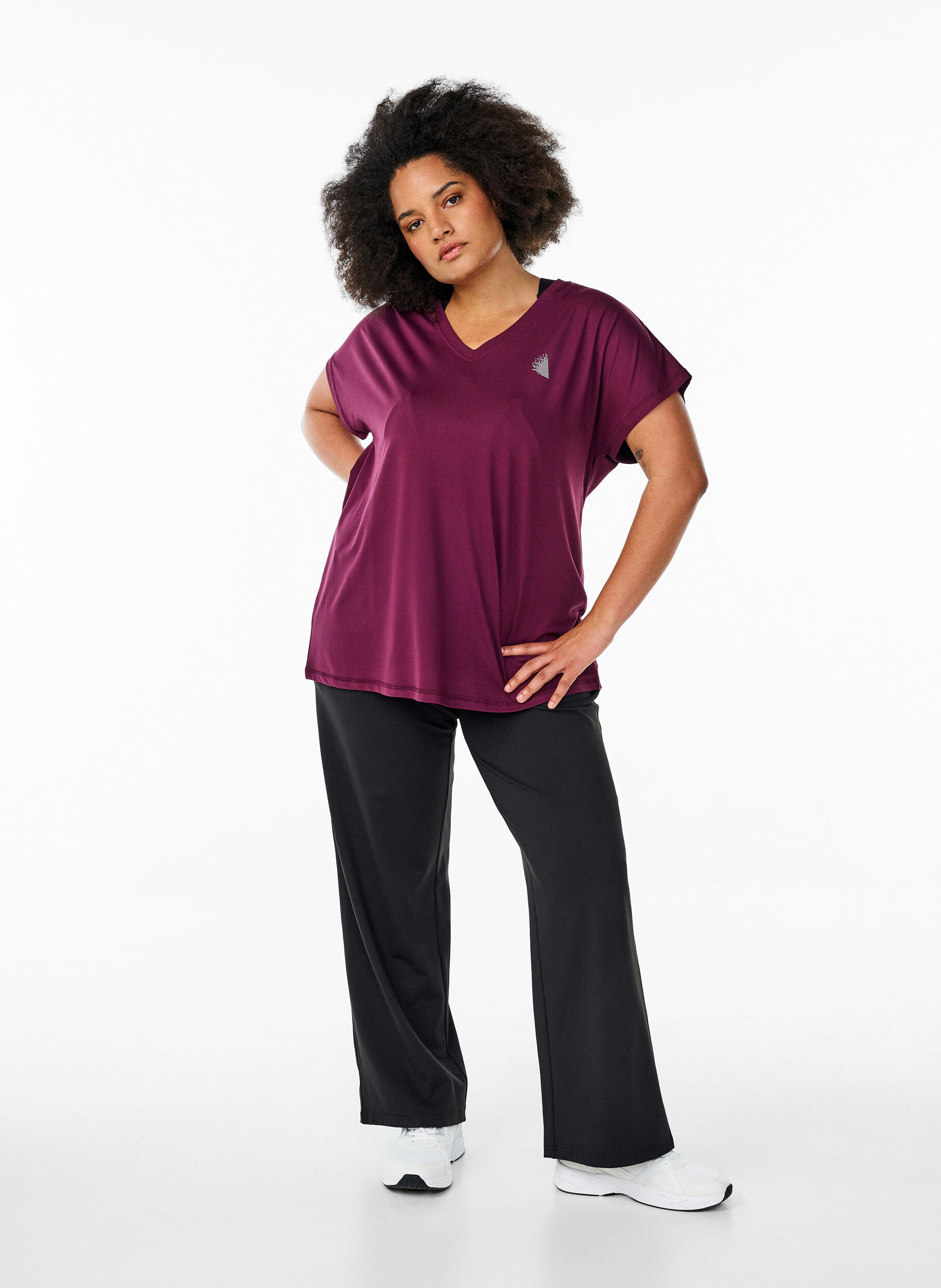 ZizziLockeres Trainings-T-Shirt mit V-Ausschnitt, Rot, Model image number 1