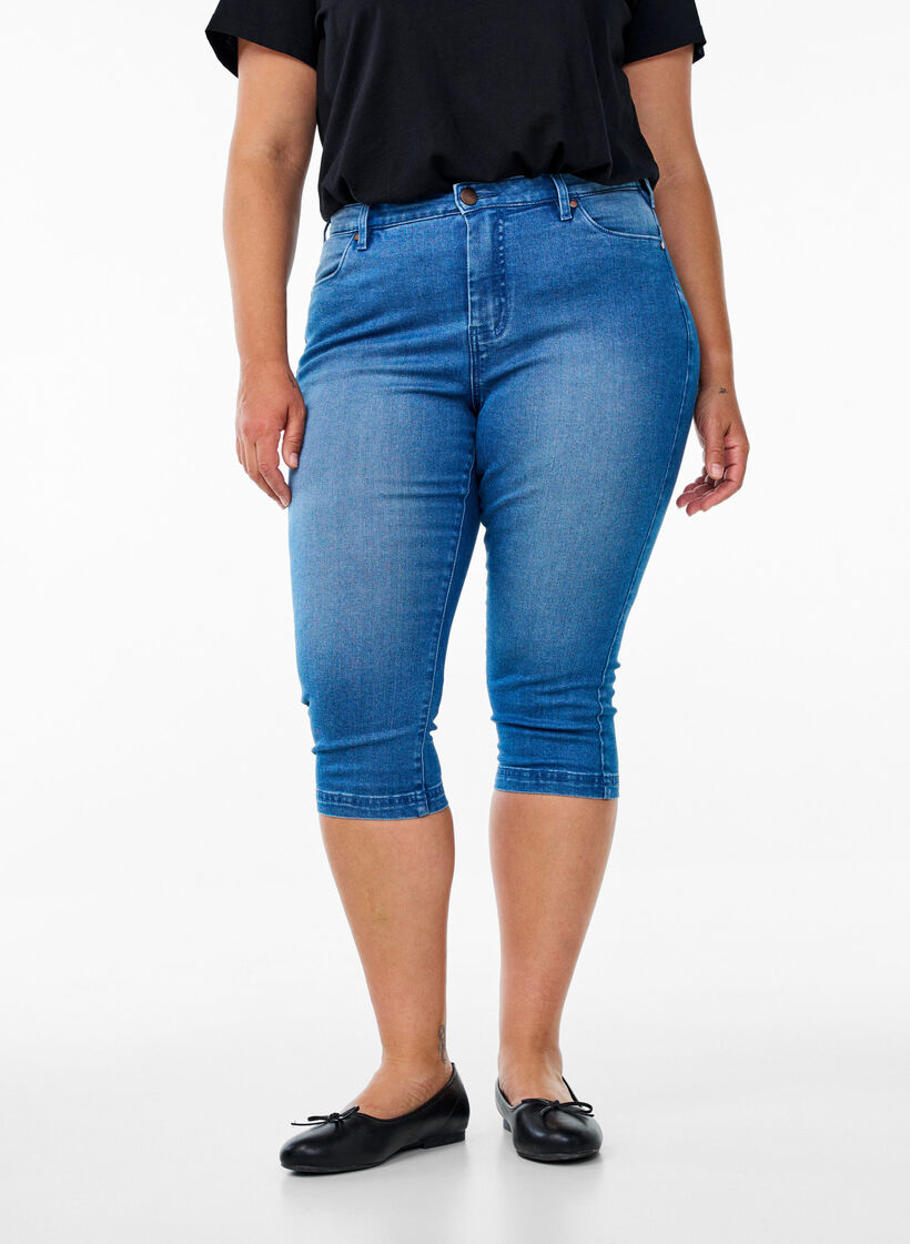 Amy Caprijeans mit hohem Taille und Super Slim Fit, Blau, Model image number 2