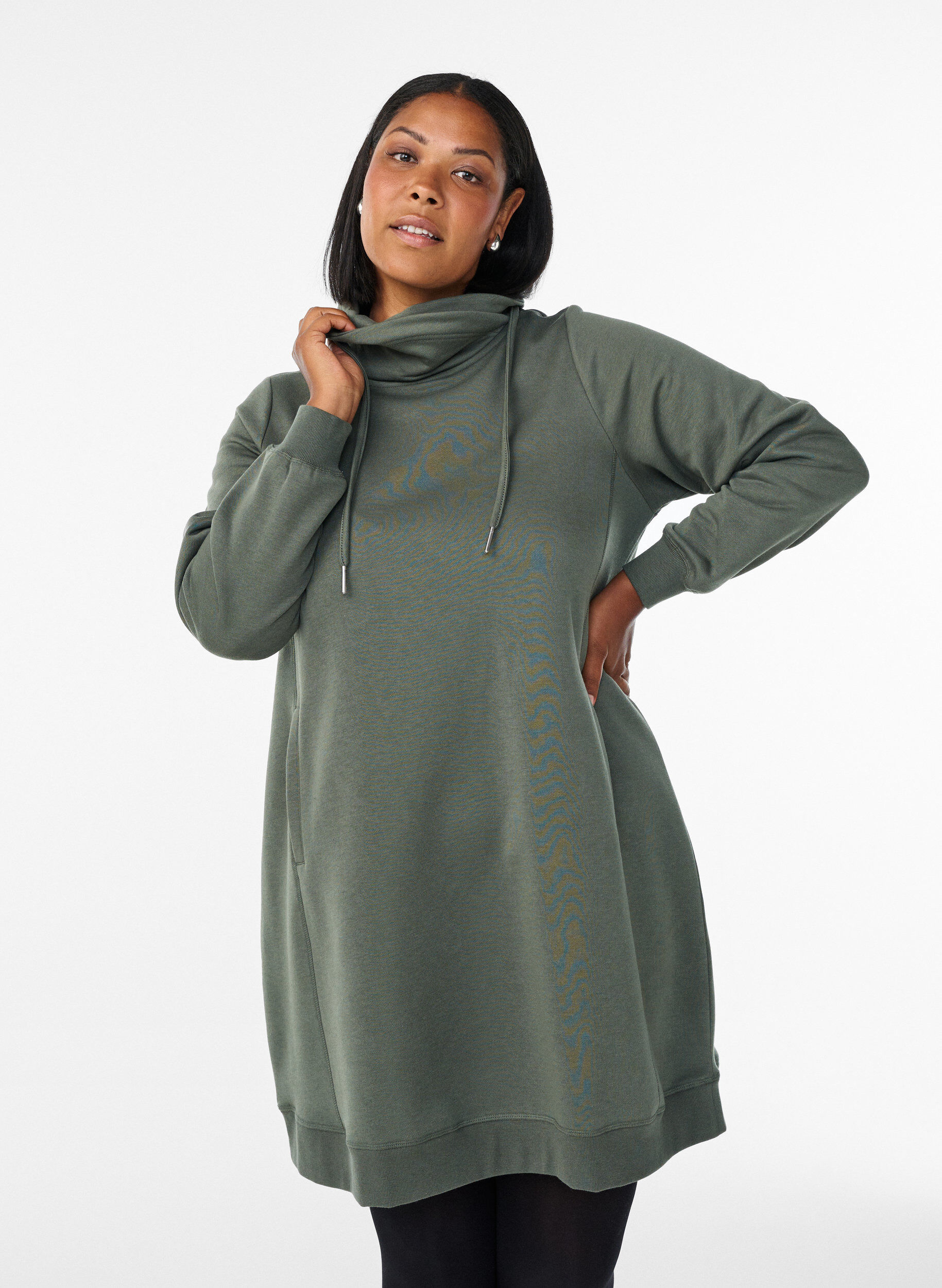 ZizziKurzes Sweatshirtkleid mit Stehkragen und Taschen, Gr&uuml;n, Model image number 0