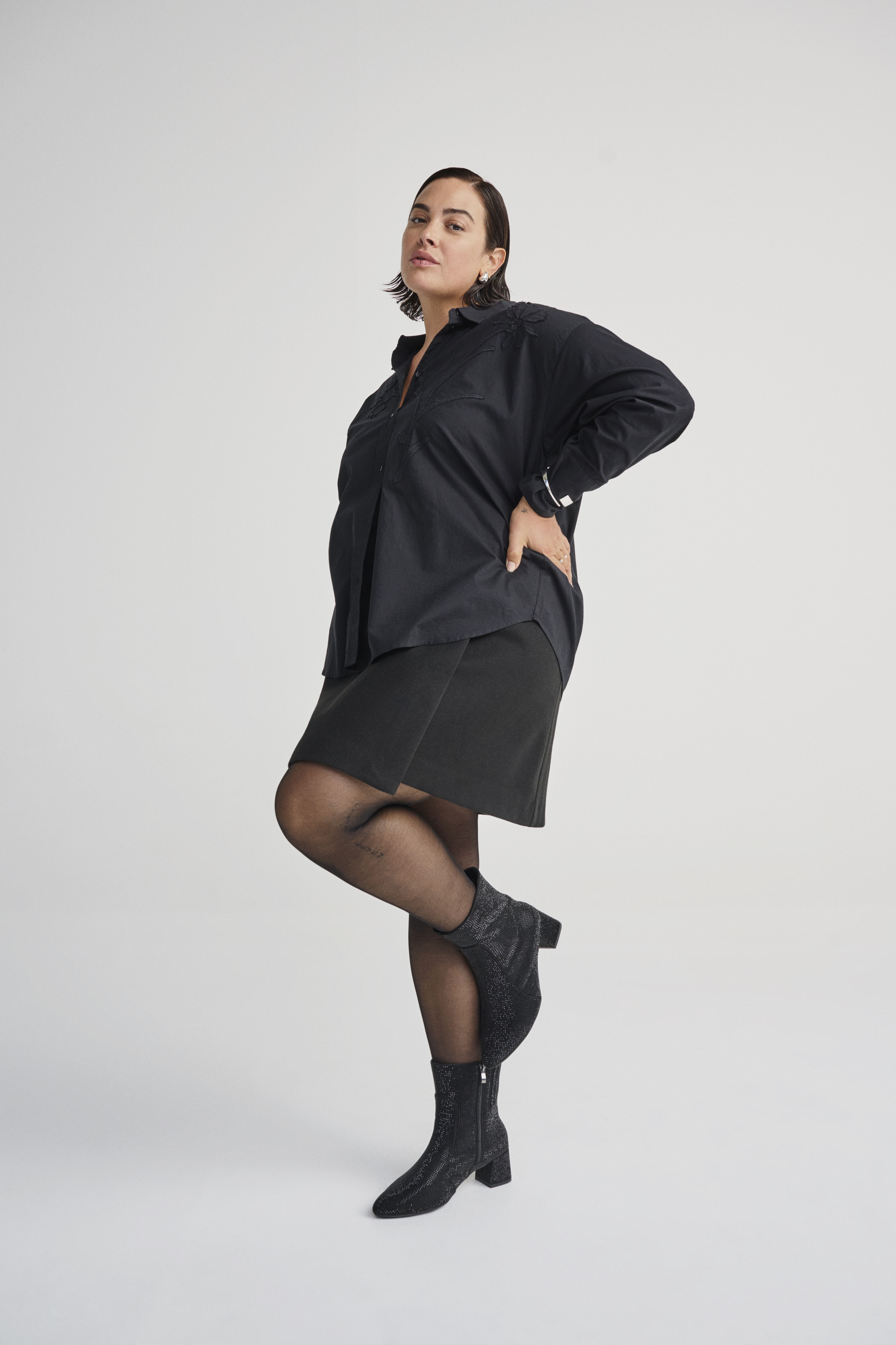 ZizziStiefel mit Strasssteinen, , Model