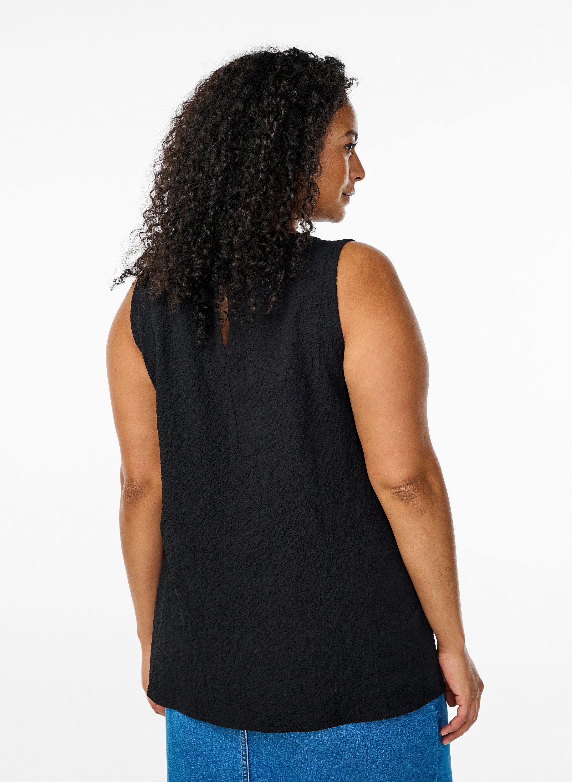 Zizzi&Auml;rmelloses Top mit Struktur, Schwarz, Model image number 2