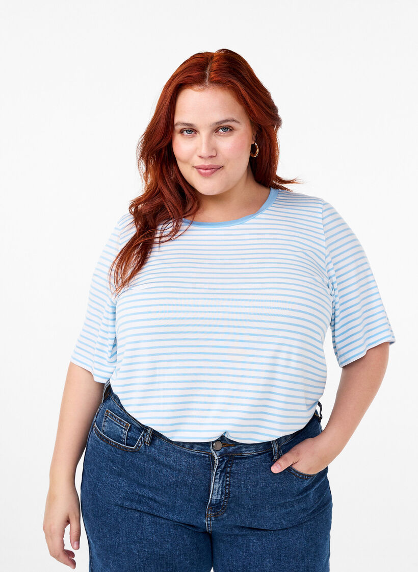 Gestreiftes T-Shirt aus Lyocell mit Rundhalsausschnitt, Blau, Model image number 0