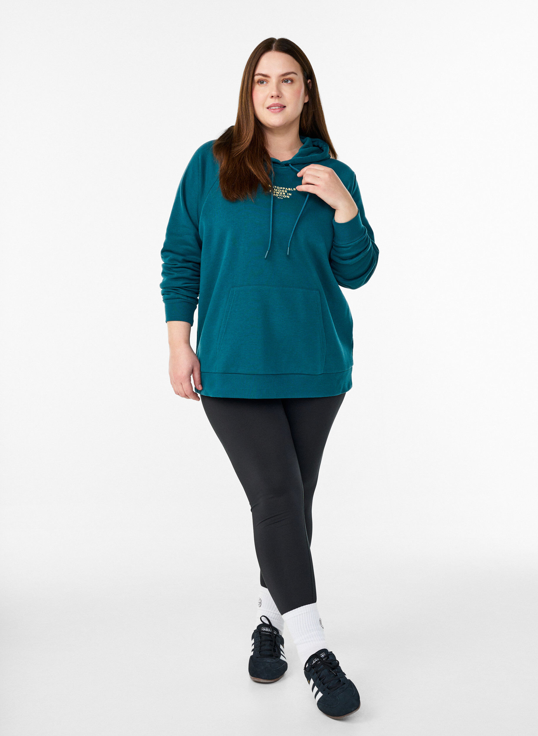 ZizziHoodie mit gesticktem Frontmotiv, Gr&uuml;n, Model image number 1