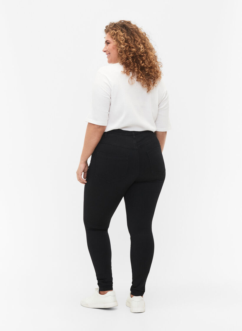 Extra schmale Amy Jeans mit hoher Taille, Black, Model image number 1