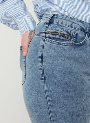 Hochtaillierte Amy Jeans mit Stone Wash, Stone Washed, Model image number 2