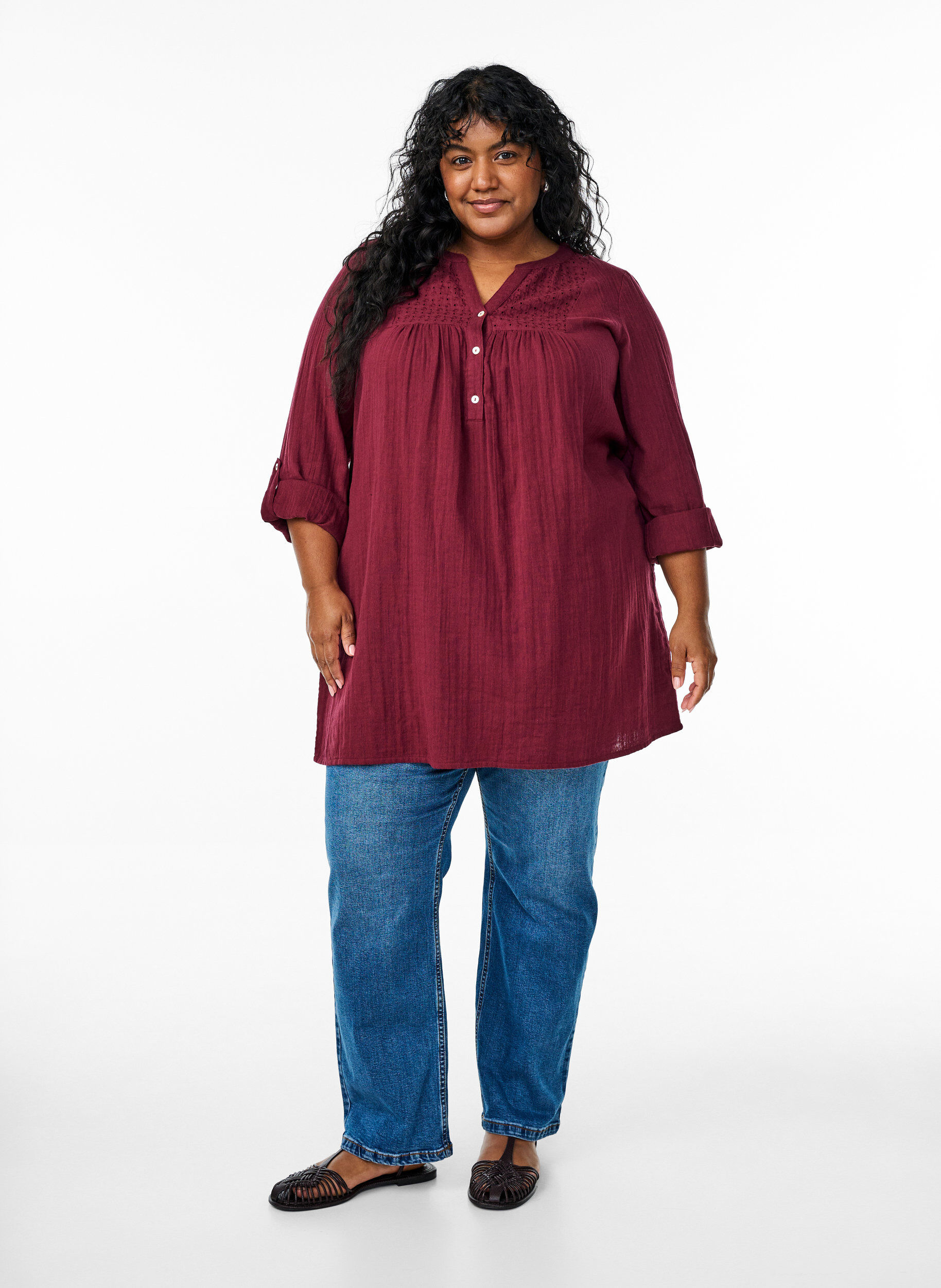 ZizziTunika aus Baumwollmusselin mit Broderie Anglaise, Dunkles Bordeaux, Model image number 1
