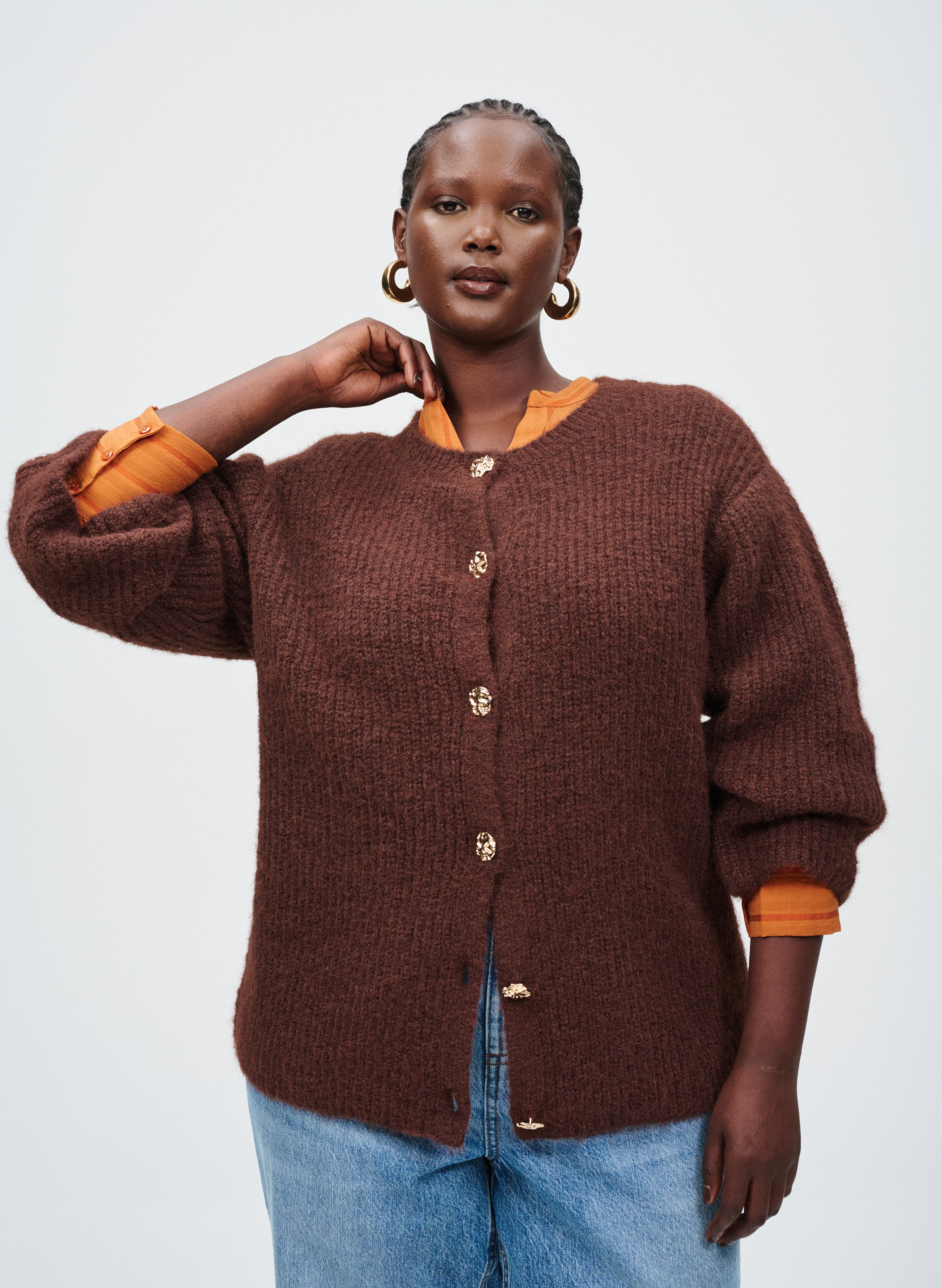 Gestrickt mit goldenen Kn&ouml;pfen, , Model